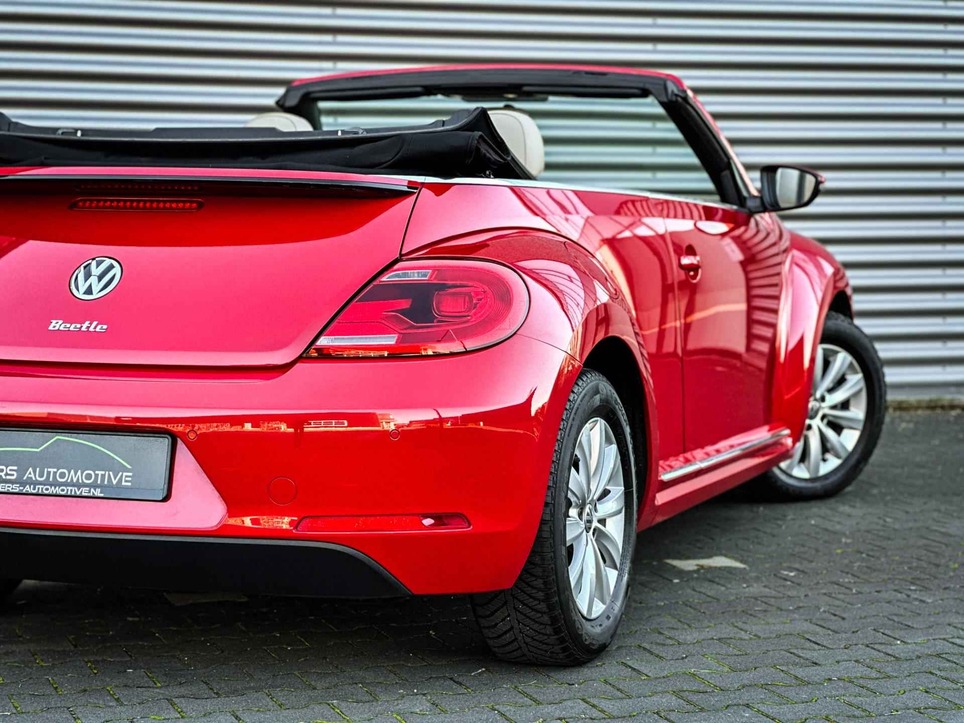 Volkswagen Beetle Cabriolet 1.2 TSI Design | Leder | Parkeersensoren | Windscherm | 1e eig. | Radio/CD | Elektr. ramen | - 15/43