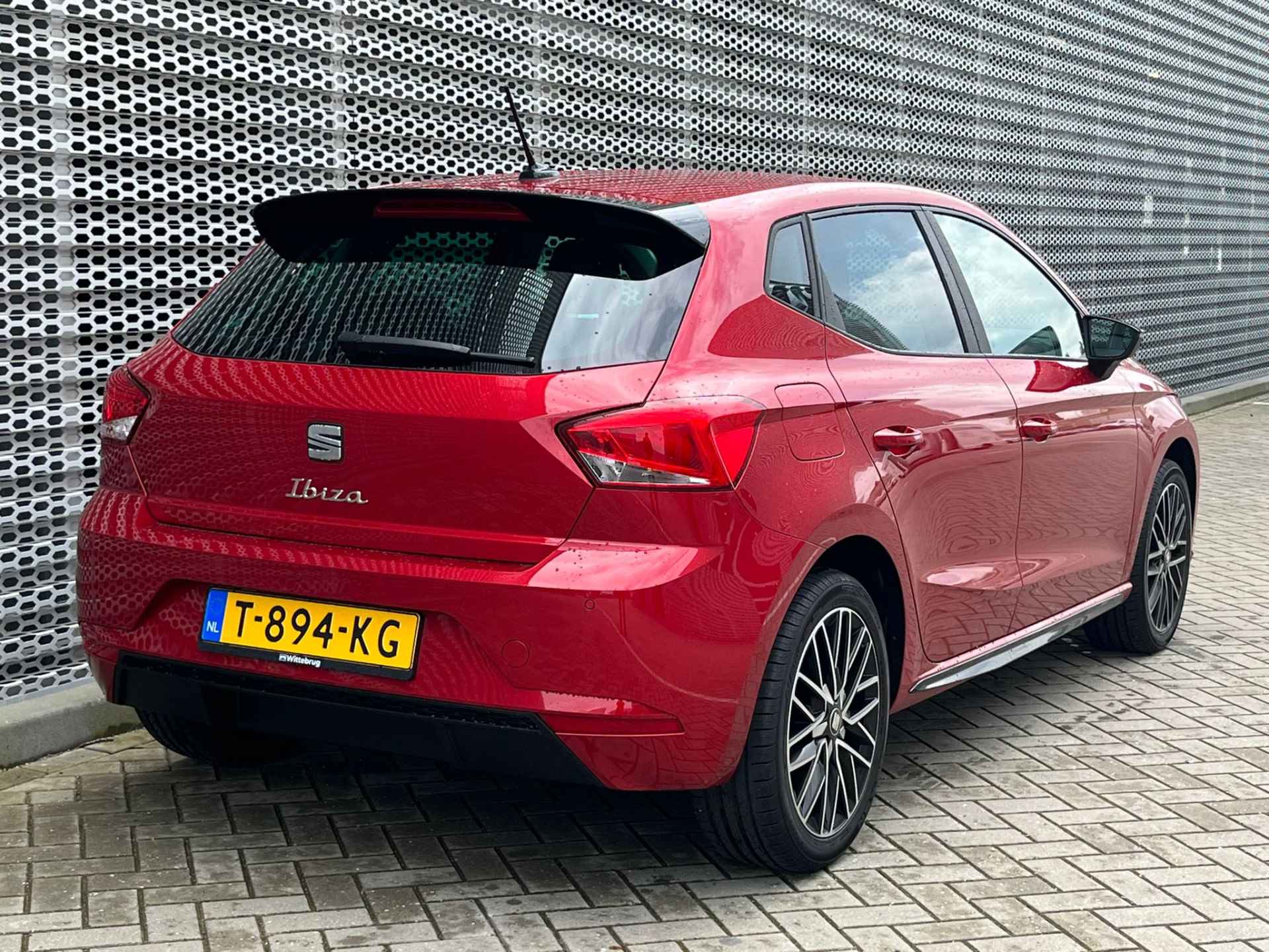 SEAT Ibiza 1.0 EcoTSI 4.OH! Edition / 17" LMV / Side Skirts / Apple CarPlay / Stoelverwarming / Automatische airco - 8/29