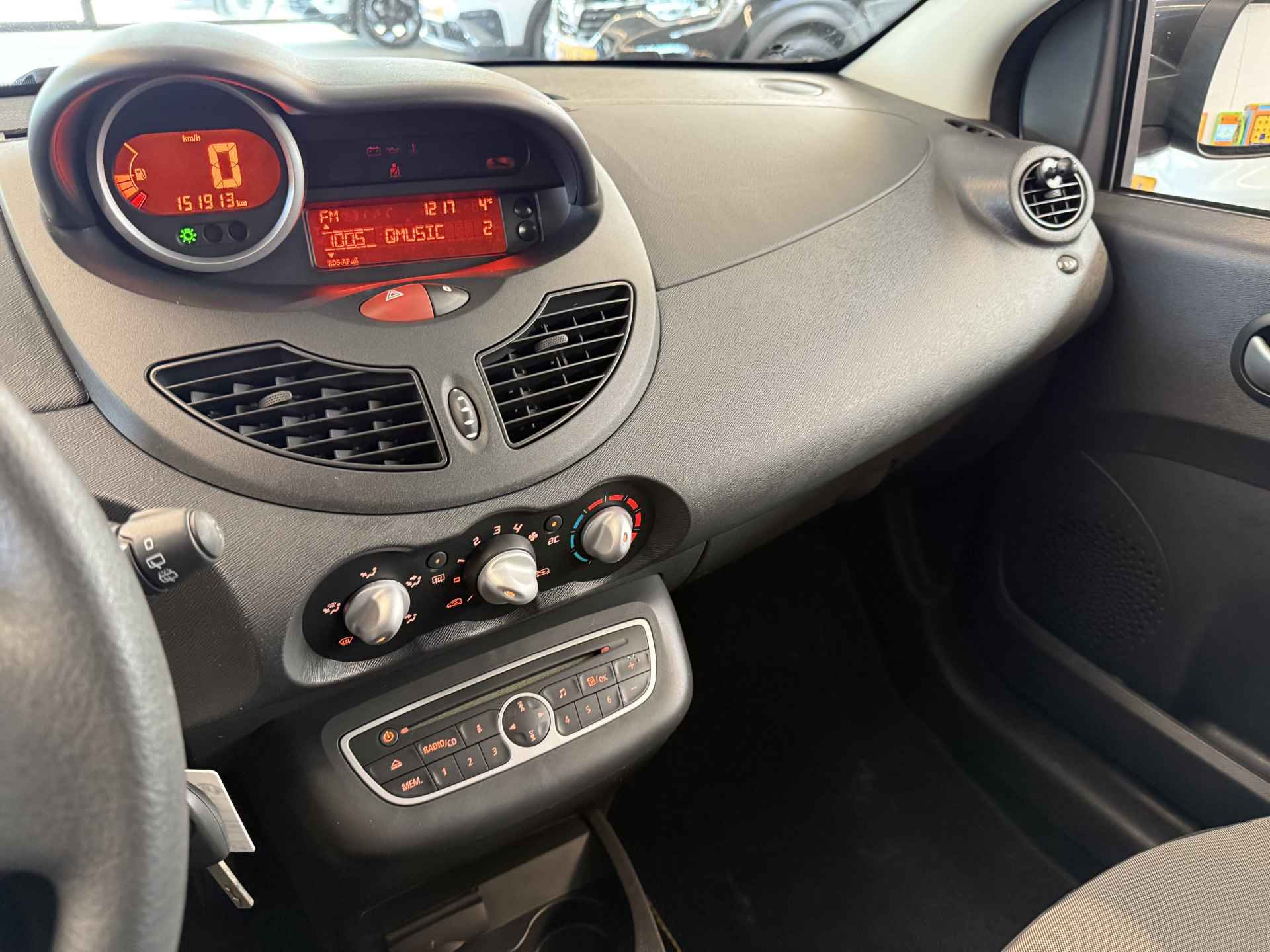 Renault Twingo 1.2-16V Collection | airco | NL-auto | tijdelijk gratis Top Afleverpakket twv Eur 695 - 16/26