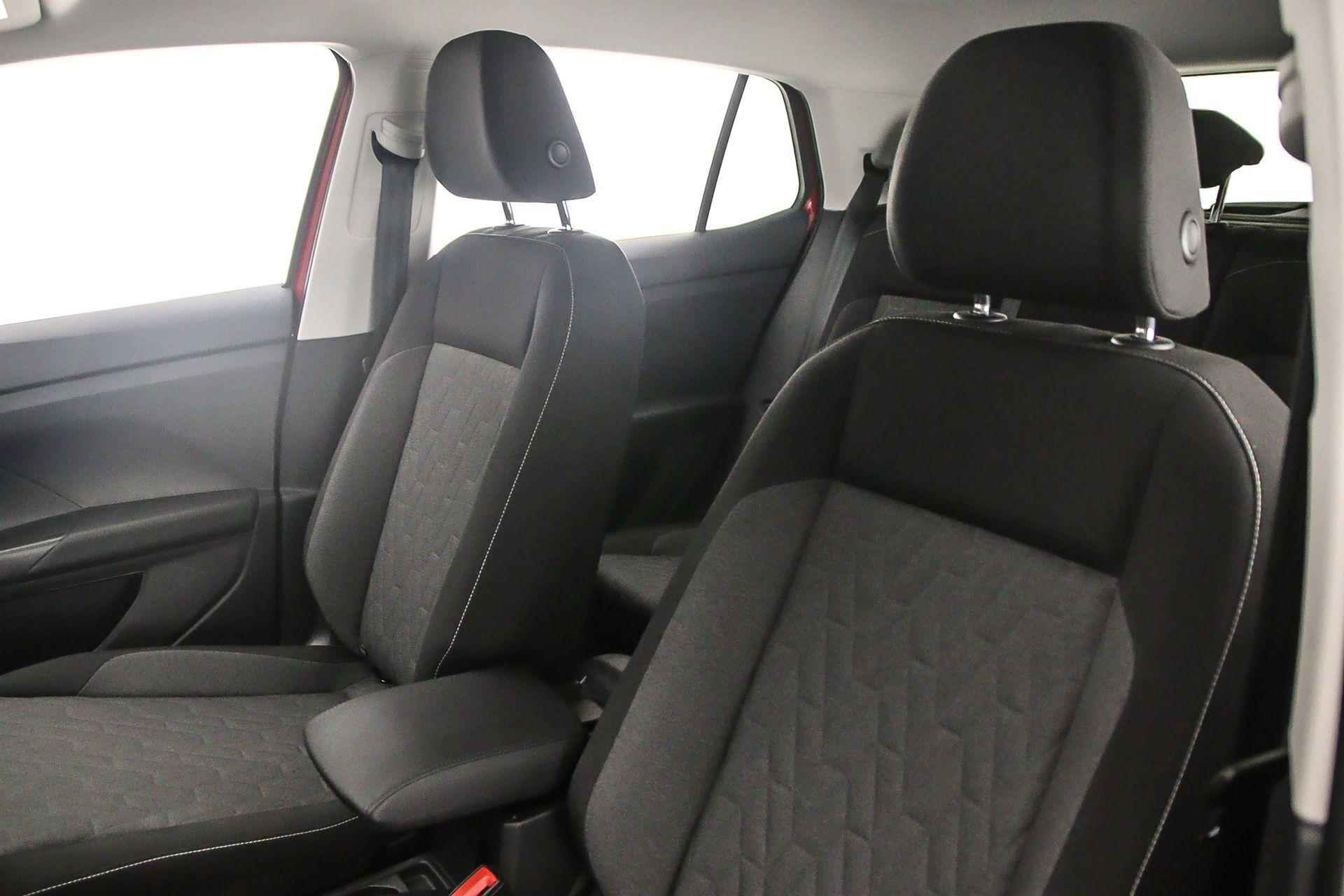 Volkswagen T-Cross Life Edition 1.0 TSI 115pk Trekhaak, Achteruitrijcamera, Stoelverwarming, Adaptive cruise control, Airco, App connect, DAB, Radio, Parkeersensoren, LED koplampen - 4/41