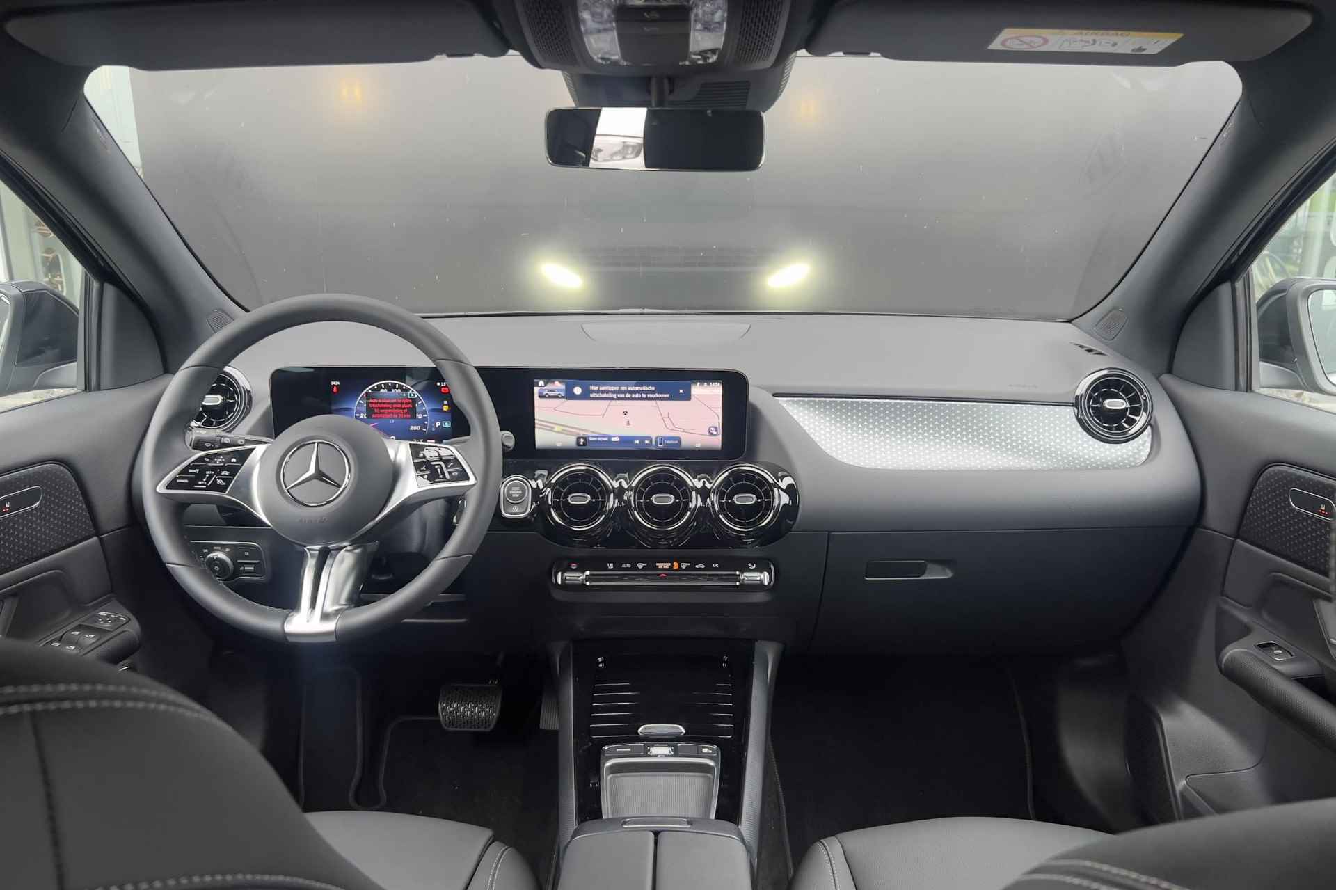 Mercedes-Benz GLA GLA 180 Automaat Star Edition - 3/23