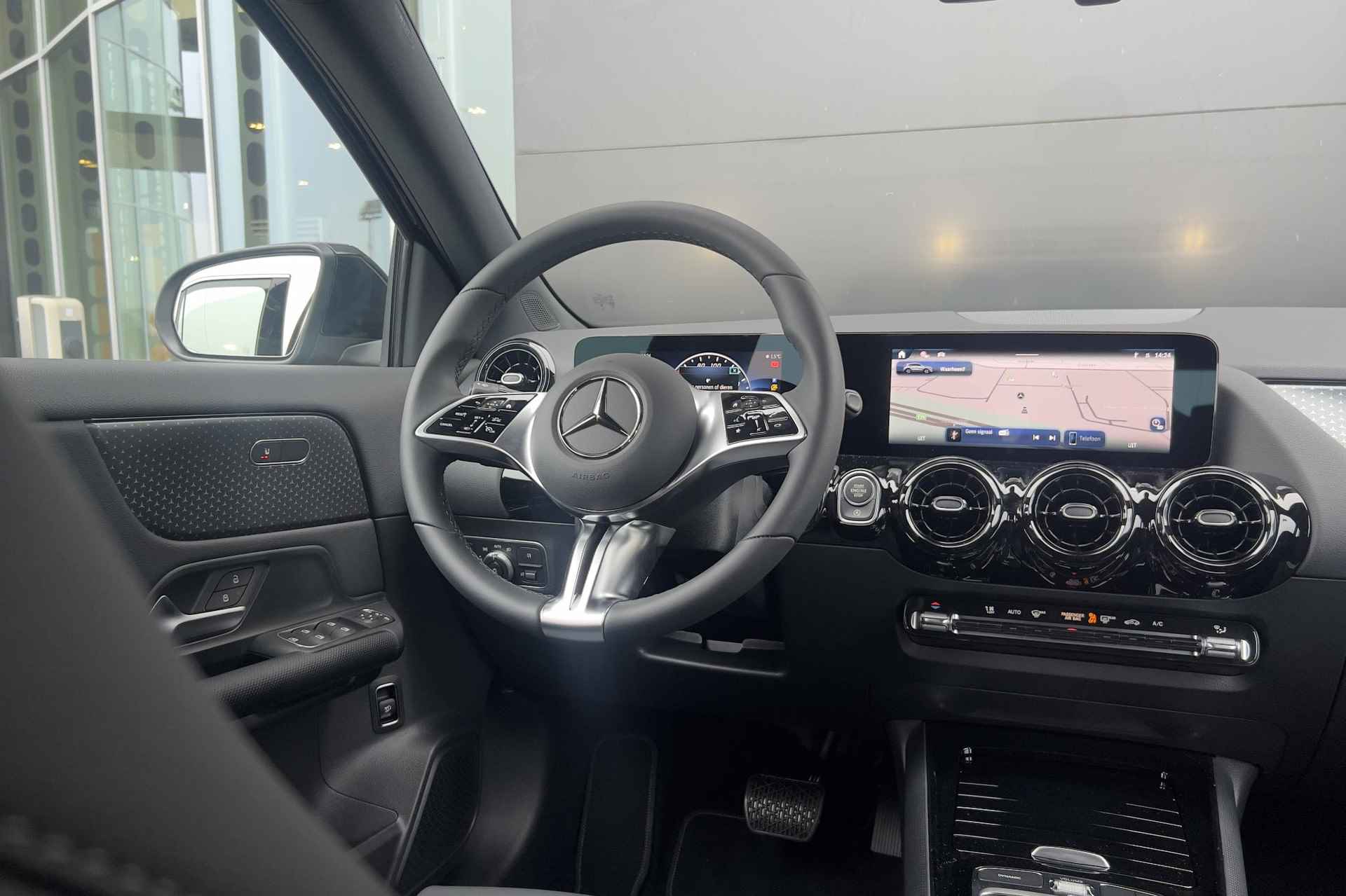 Mercedes-Benz GLA GLA 180 Automaat Star Edition Limited - 10/23