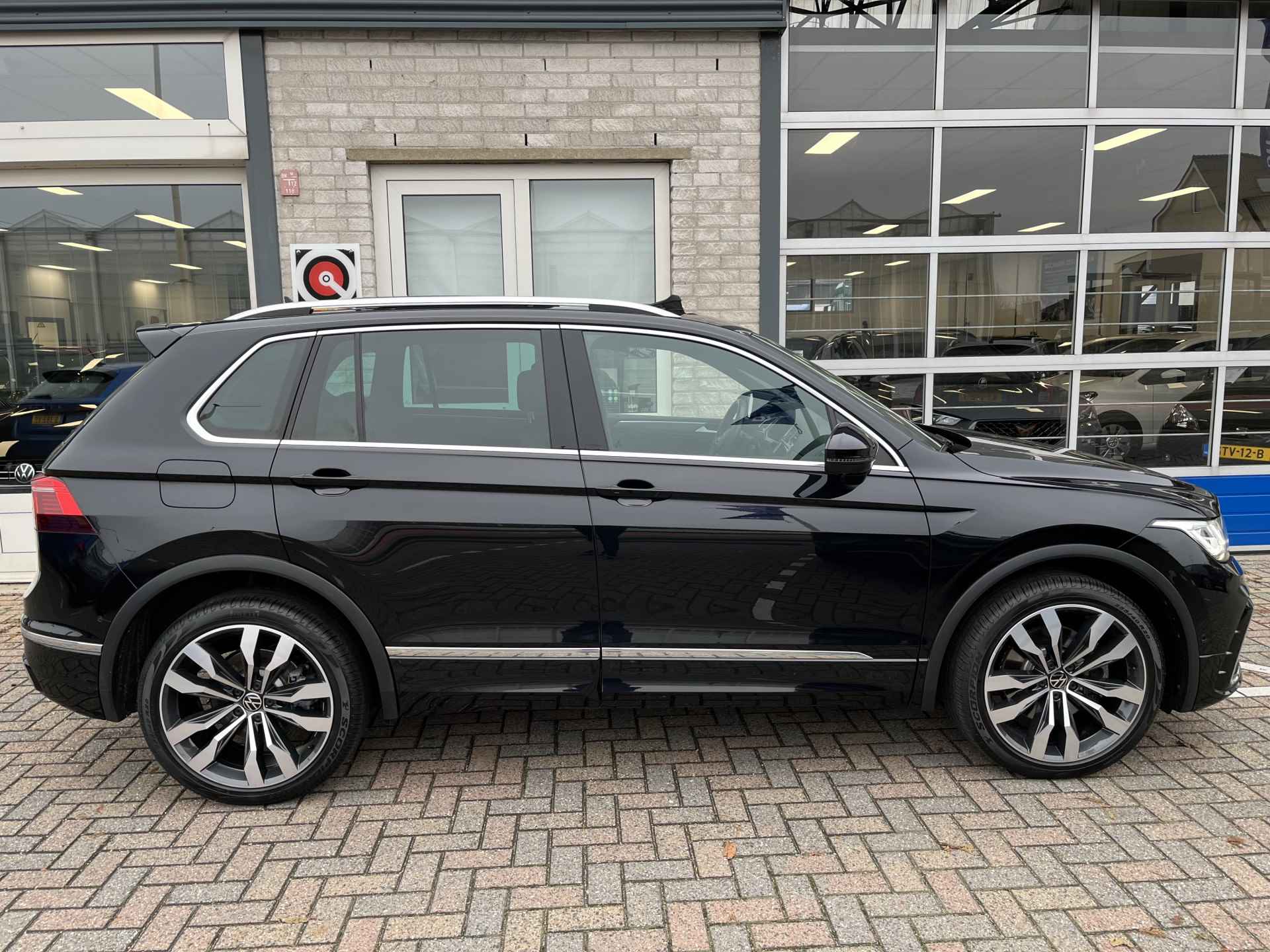 Volkswagen Tiguan 1.4 TSI eHybrid 2x R-Line / AUTOMAAT/ PANO/ TREKHAAK/ 360 CAMERA/ PARK. SENSOREN/ DCC/DODE HOEK/ LEDEREN MEMORY SEATS/ STOEL VERWARM. V EN A/ KEYLESS/ HEAD UP DISPLAY/ STUUR VERWARM./ ADAPT. CRUISE/ APP CONNECT/ - 53/57