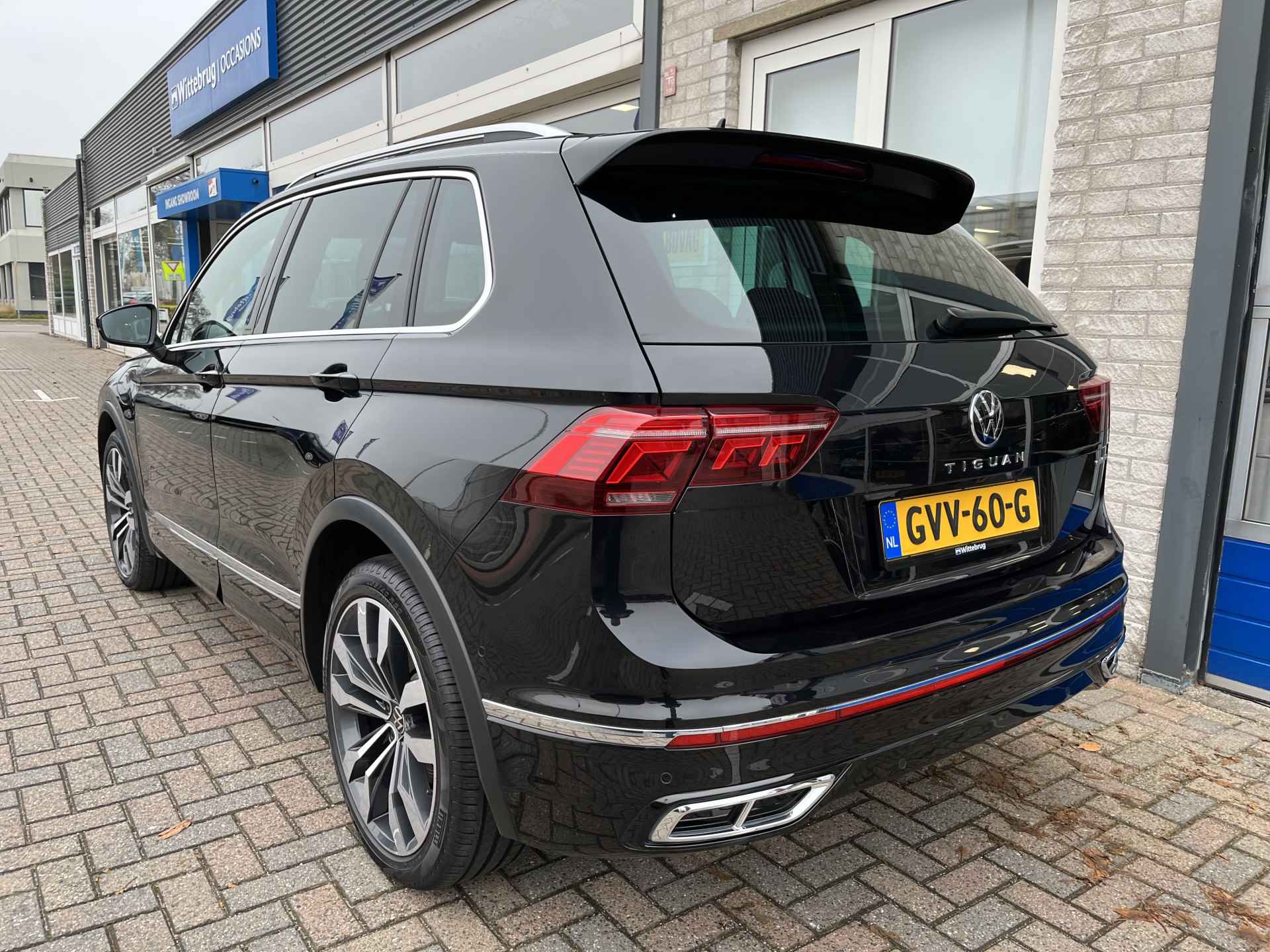 Volkswagen Tiguan 1.4 TSI eHybrid 2x R-Line / AUTOMAAT/ PANO/ TREKHAAK/ 360 CAMERA/ PARK. SENSOREN/ DCC/DODE HOEK/ LEDEREN MEMORY SEATS/ STOEL VERWARM. V EN A/ KEYLESS/ HEAD UP DISPLAY/ STUUR VERWARM./ ADAPT. CRUISE/ APP CONNECT/ - 6/57