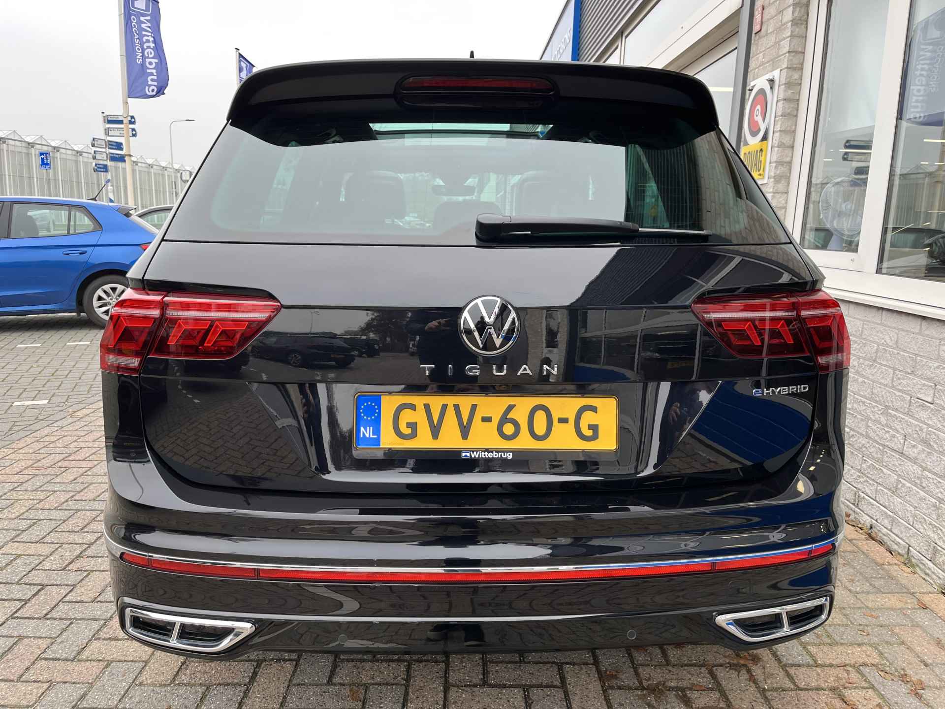 Volkswagen Tiguan 1.4 TSI eHybrid 2x R-Line / AUTOMAAT/ PANO/ TREKHAAK/ 360 CAMERA/ PARK. SENSOREN/ DCC/DODE HOEK/ LEDEREN MEMORY SEATS/ STOEL VERWARM. V EN A/ KEYLESS/ HEAD UP DISPLAY/ STUUR VERWARM./ ADAPT. CRUISE/ APP CONNECT/ - 49/57