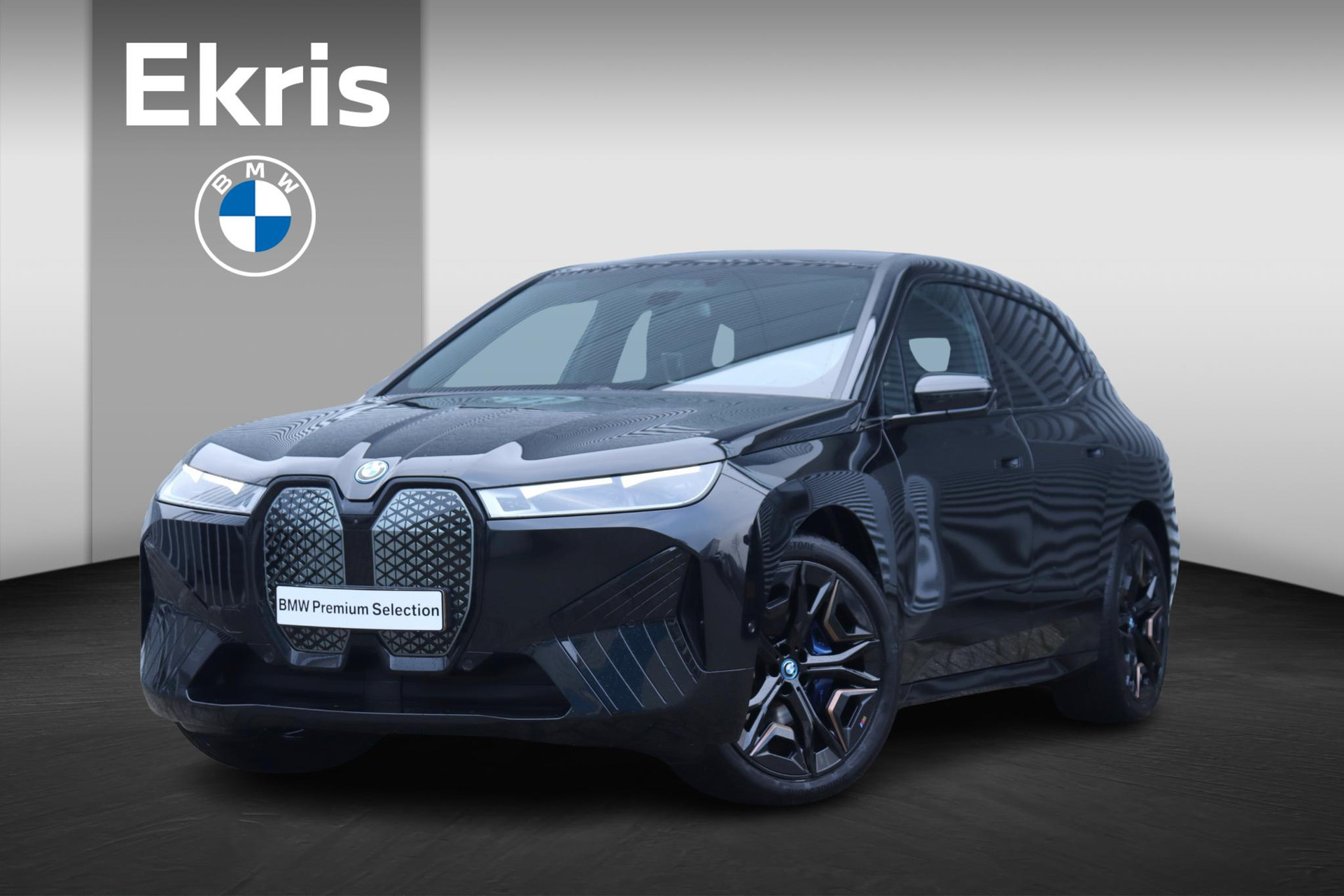 BMW iX xDrive40 | High Executive | Sportpakket | Business Edition Plus | Driving Assistant Prof. | Parking Assistant Prof. | Trekhaak | Harman Kardon | Comfort Access | Warmte Comfort Pakket | Sky Lounge | 22''LMV