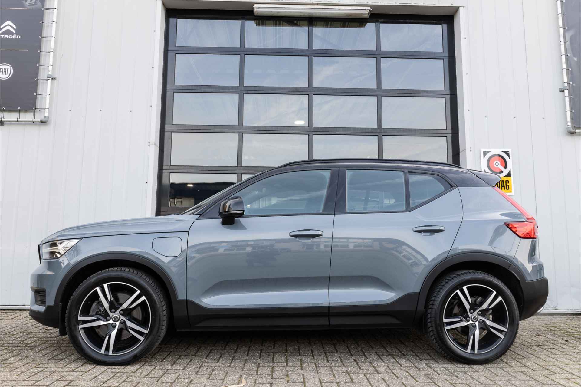 Volvo XC40 1.5 T5 Twin Engine R-Design 262PK ✅Adapt cr contr✅Pilot assist✅Camera - 4/29