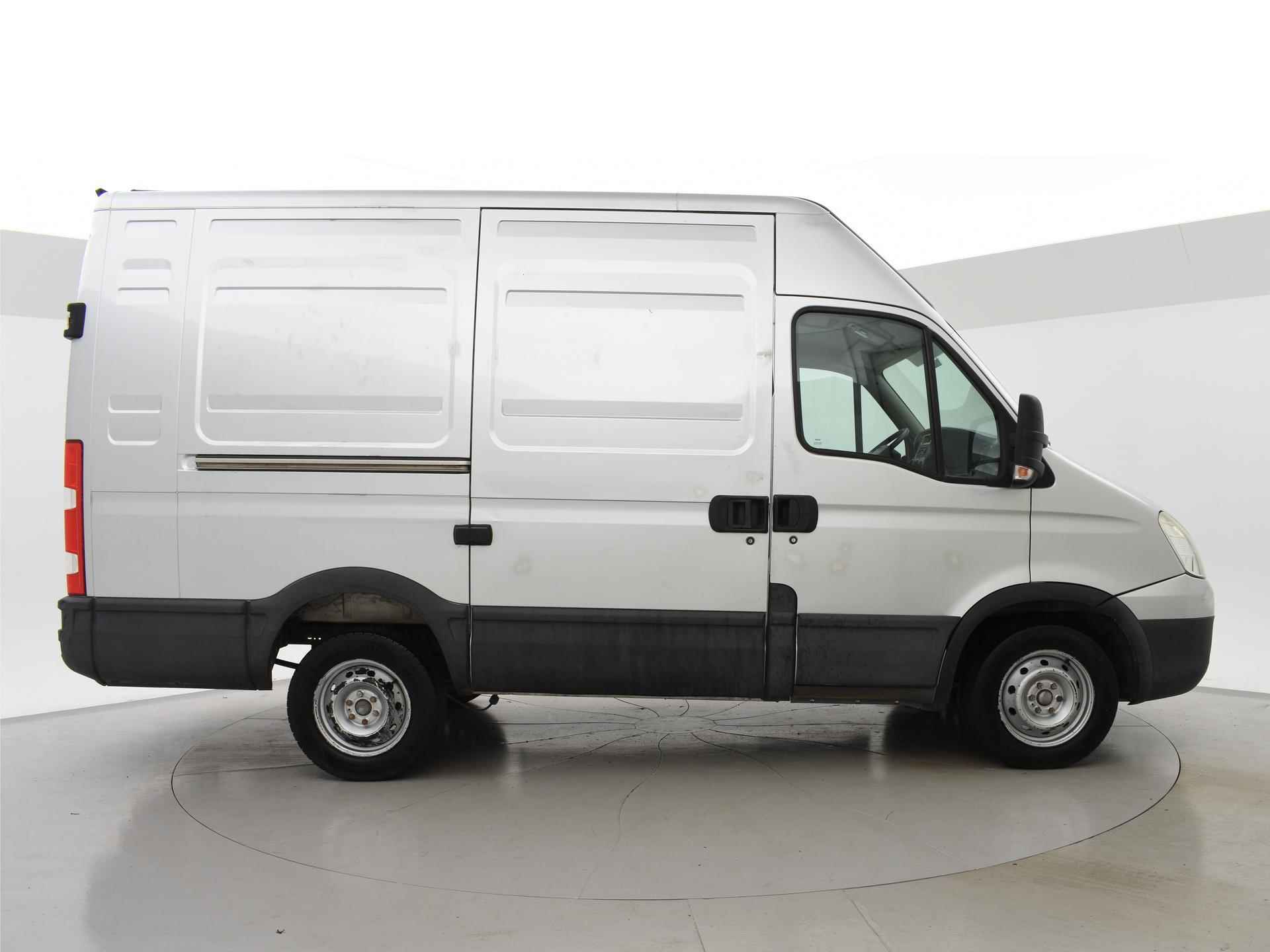 Iveco Daily 35S17V EEV 300 170 PK *1.97 STAHOOGTE* + TREKHAAK 3500 KG / CRUISE CONTROL - 11/19