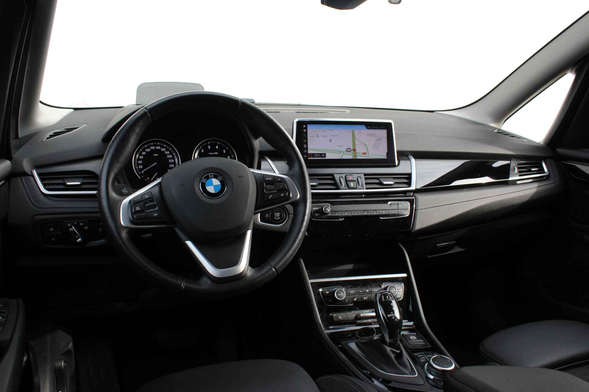 BMW 2 Serie Gran Tourer 220i 7p. Executive Sport Line Automaat / Achteruitrijcamera / Sportstoelen / Adaptieve LED / Park Assistant / Head-Up / Navigatie Plus - 10/27