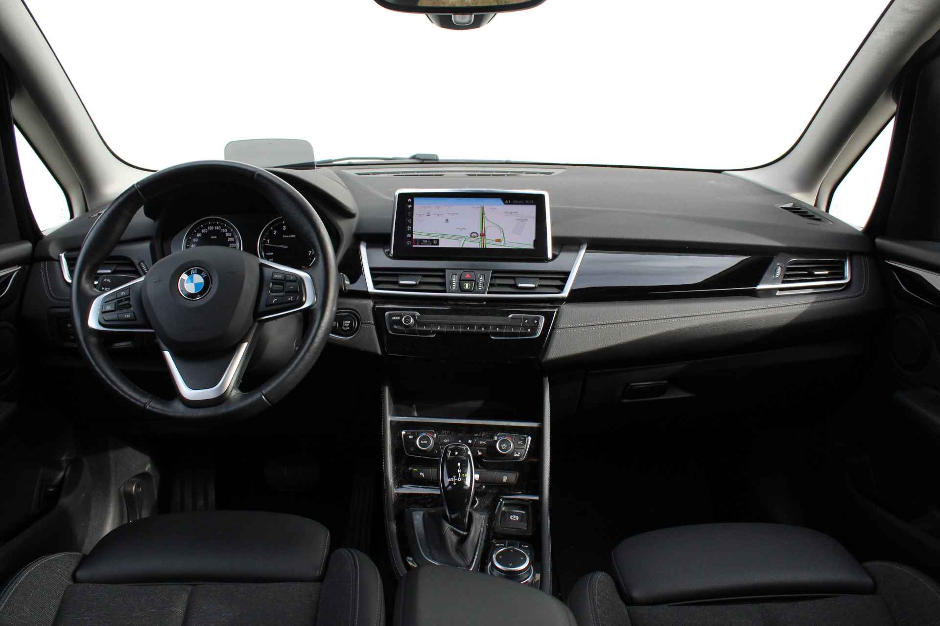 BMW 2 Serie Gran Tourer 220i 7p. Executive Sport Line Automaat / Achteruitrijcamera / Sportstoelen / Adaptieve LED / Park Assistant / Head-Up / Navigatie Plus - 26/27
