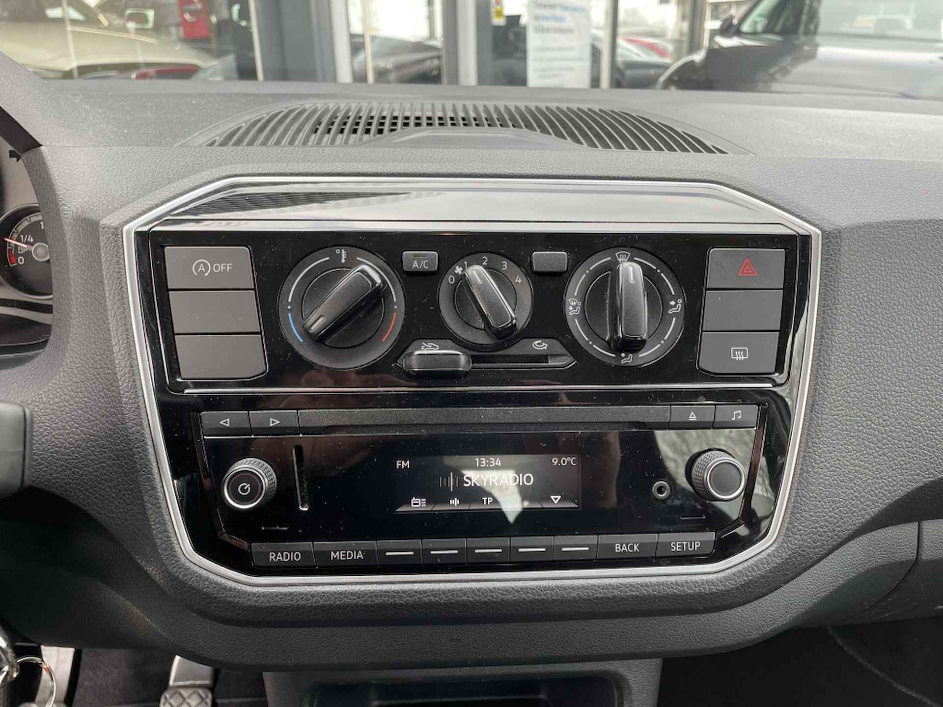 Volkswagen Up! 1.0 BMT take up! | Airco | Radio - 14/27