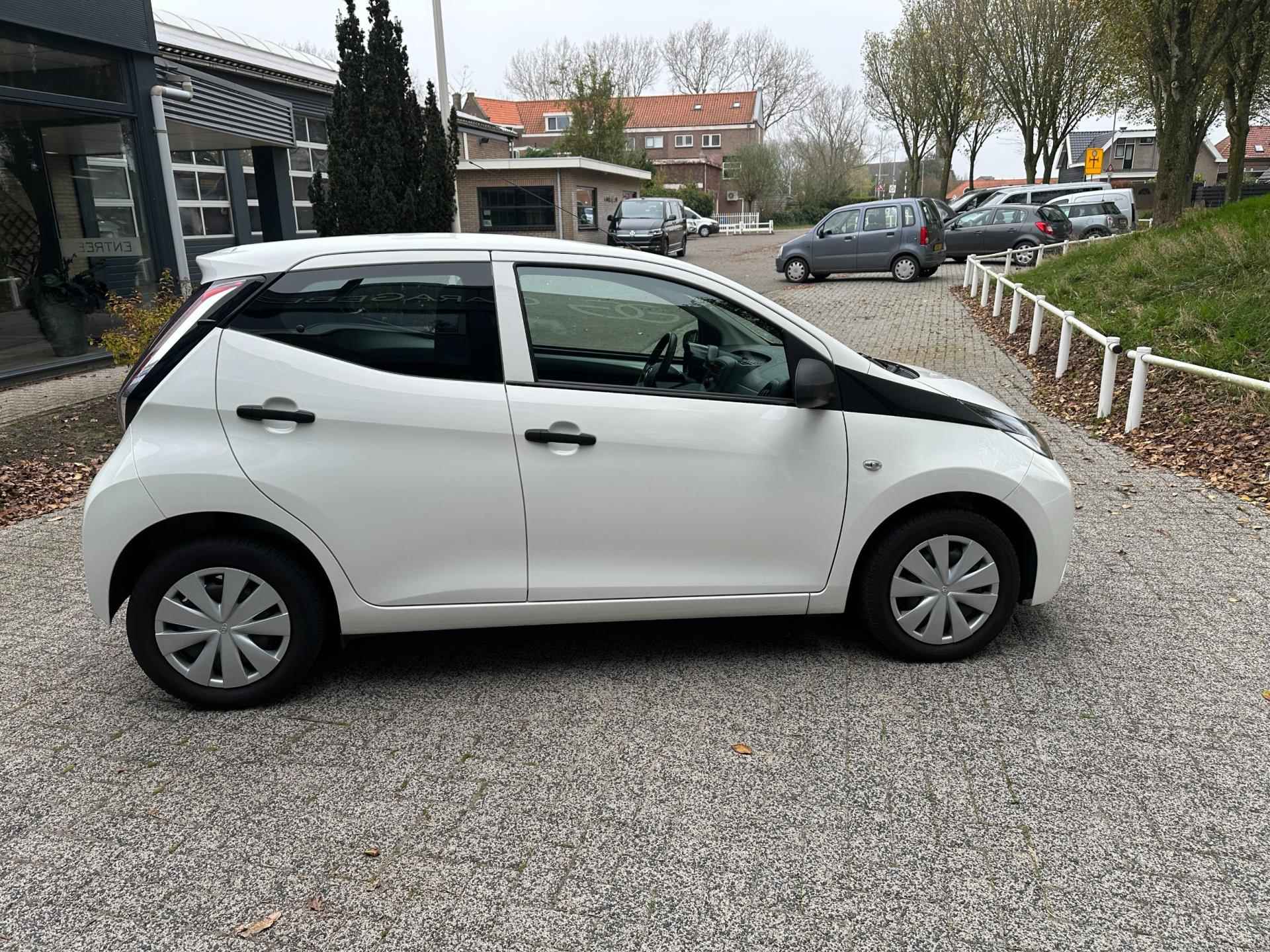 Toyota Aygo 1.0 VVT-i x-fun airco - 6/20