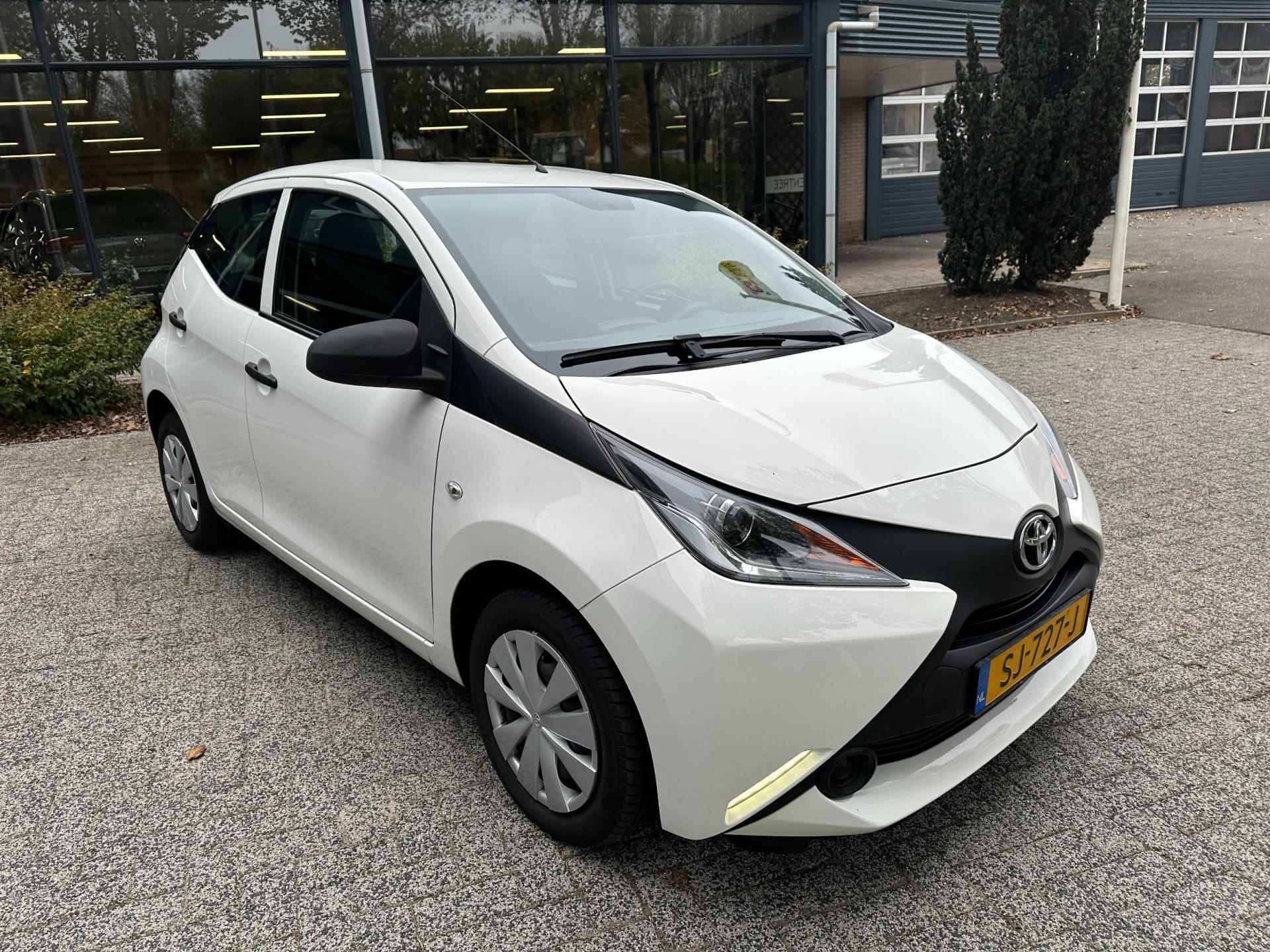 Toyota Aygo 1.0 VVT-i x-fun airco - 7/20