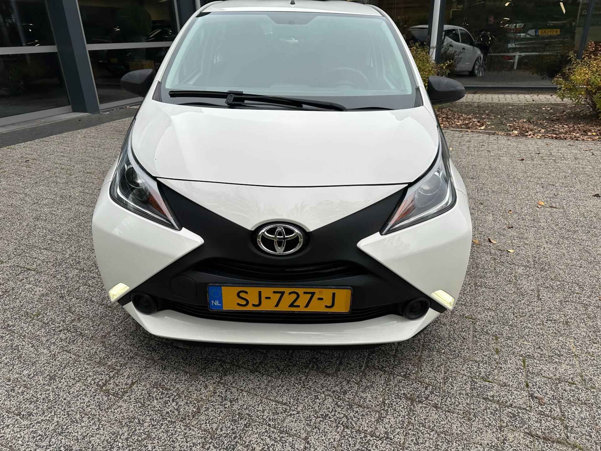 Toyota Aygo 1.0 VVT-i x-fun airco - 8/20