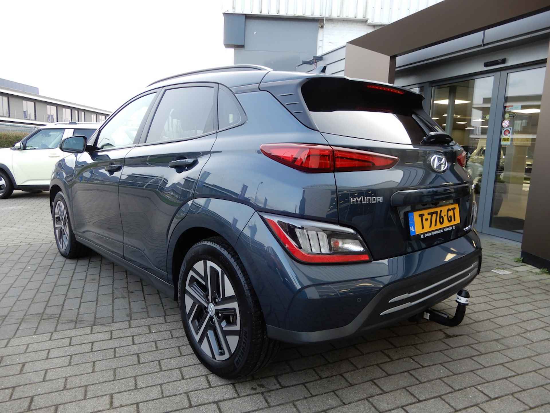 Hyundai Kona EV Premium 64 kWh | 3 fase | Navigatie | Adaptieve cruise contro - 9/31