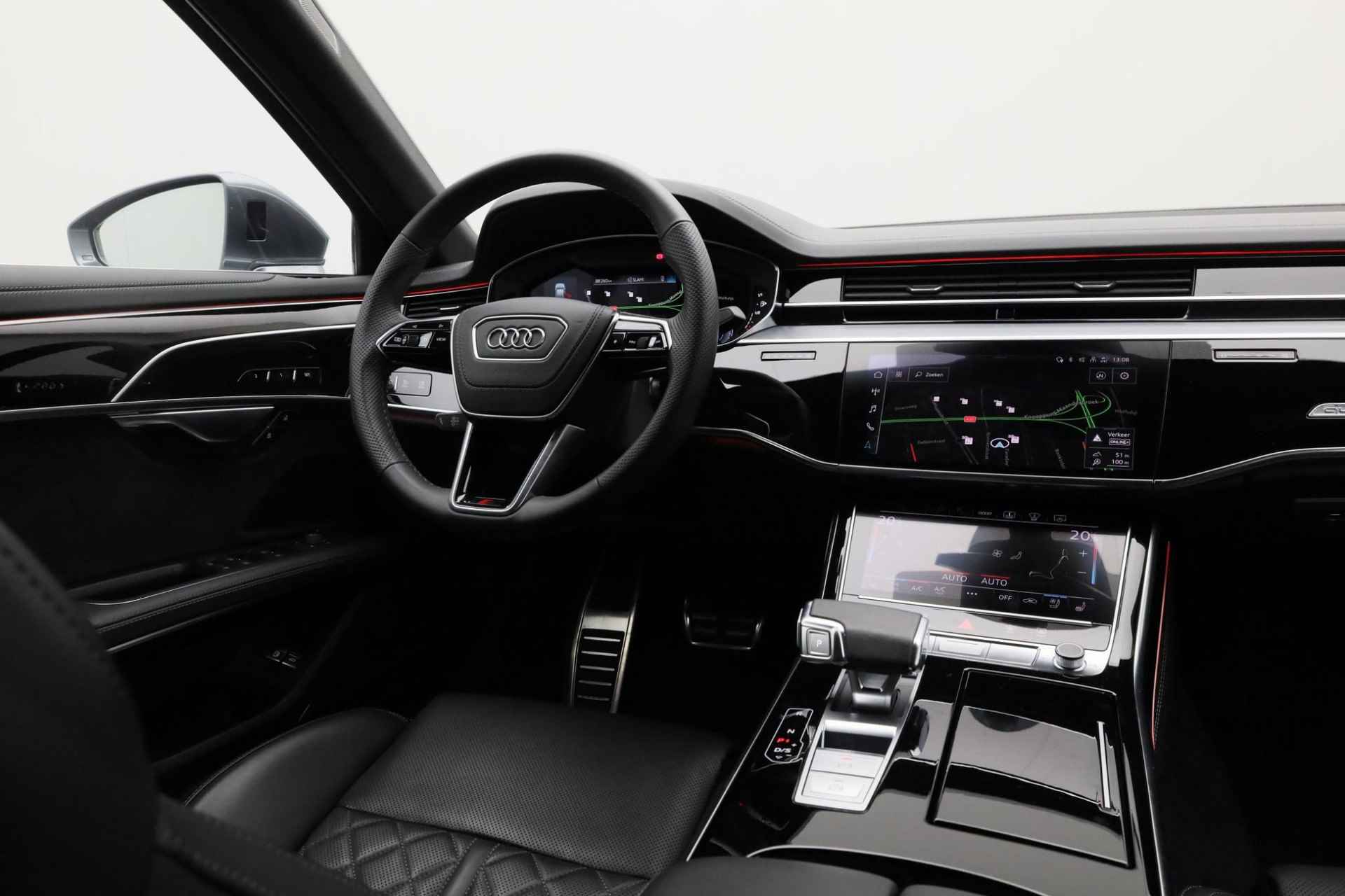 Audi A8 60 TFSI e 462PK tiptronic quattro | Pano | Laser LED | 21 inch | HUD | Achterbank verwarmd | Valcona leer | 360 camera | B&O | Softclose | Keyless - 32/56