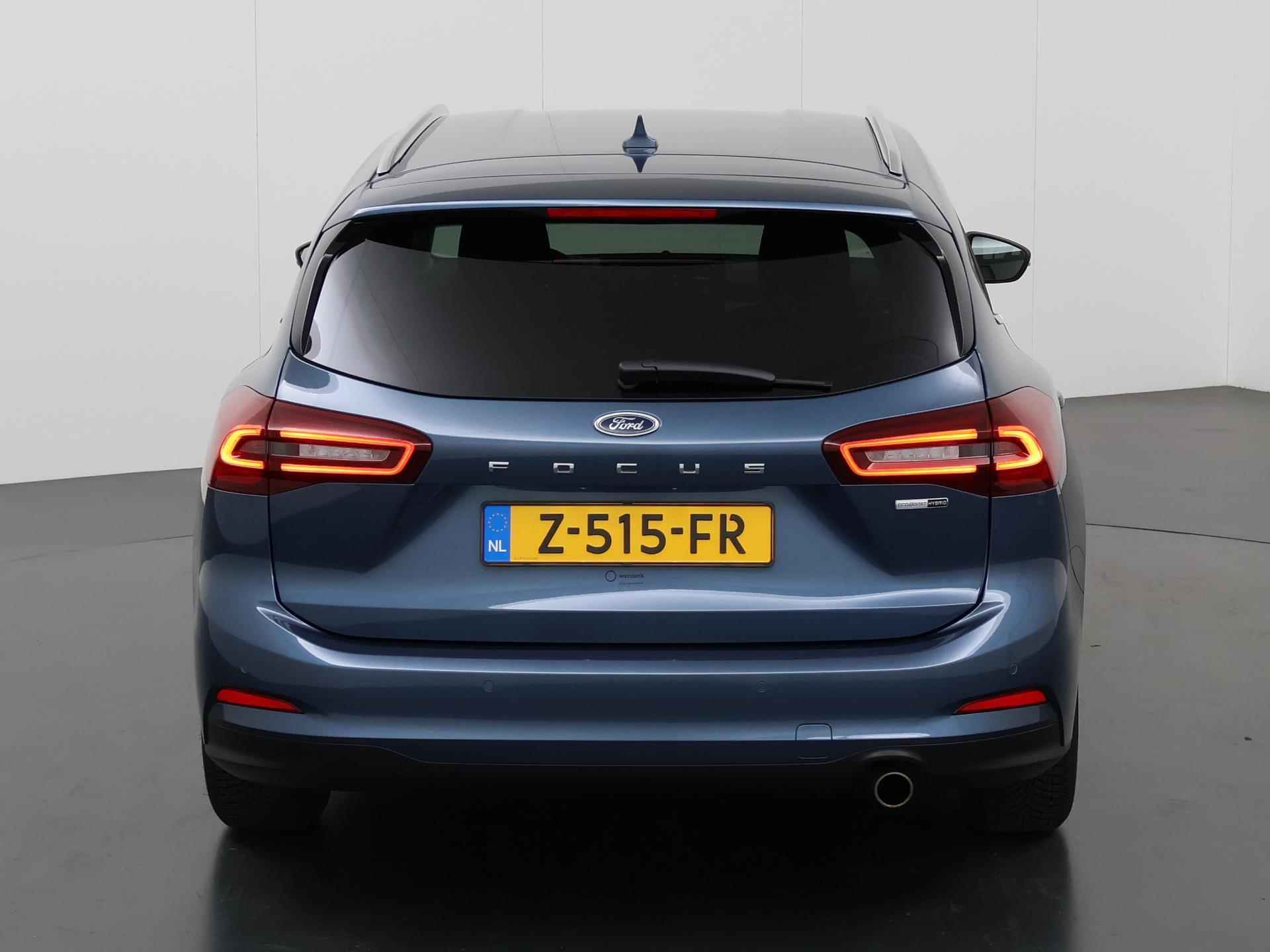 Ford Focus 1.0 EcoBoost Hybrid Titanium | Winterpack | Parkeersensoren | Navigatie | Climate Control | - 5/37