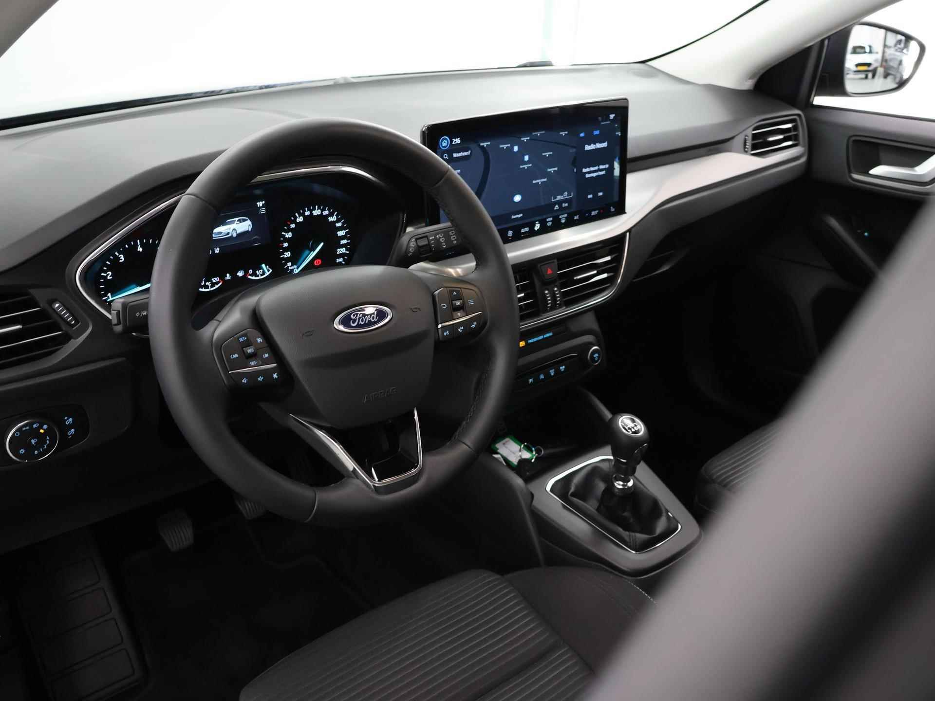 Ford Focus 1.0 EcoBoost Hybrid Titanium | Winterpack | Parkeersensoren | Navigatie | Climate Control | - 8/37