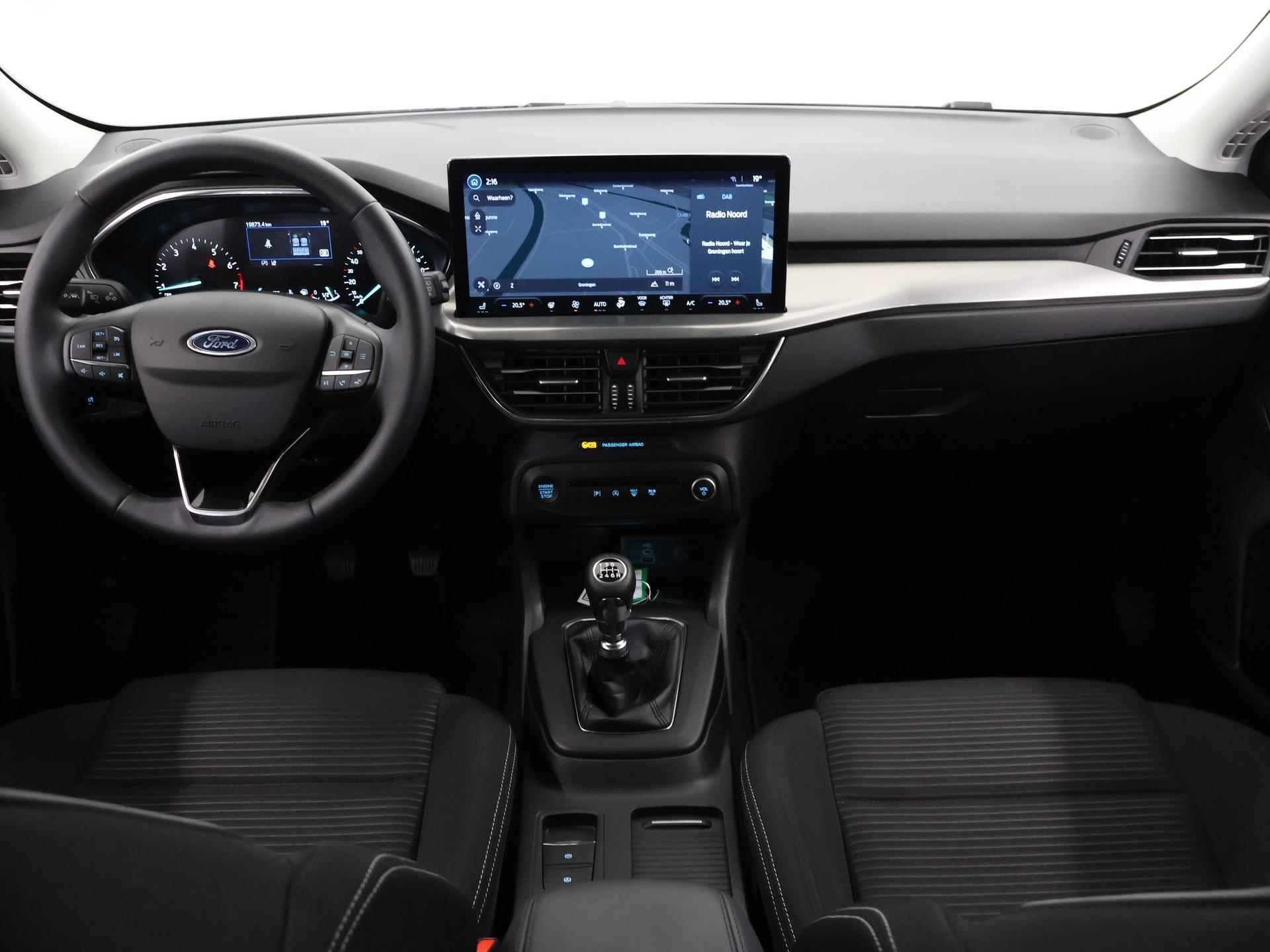 Ford Focus 1.0 EcoBoost Hybrid Titanium | Winterpack | Parkeersensoren | Navigatie | Climate Control | - 9/37