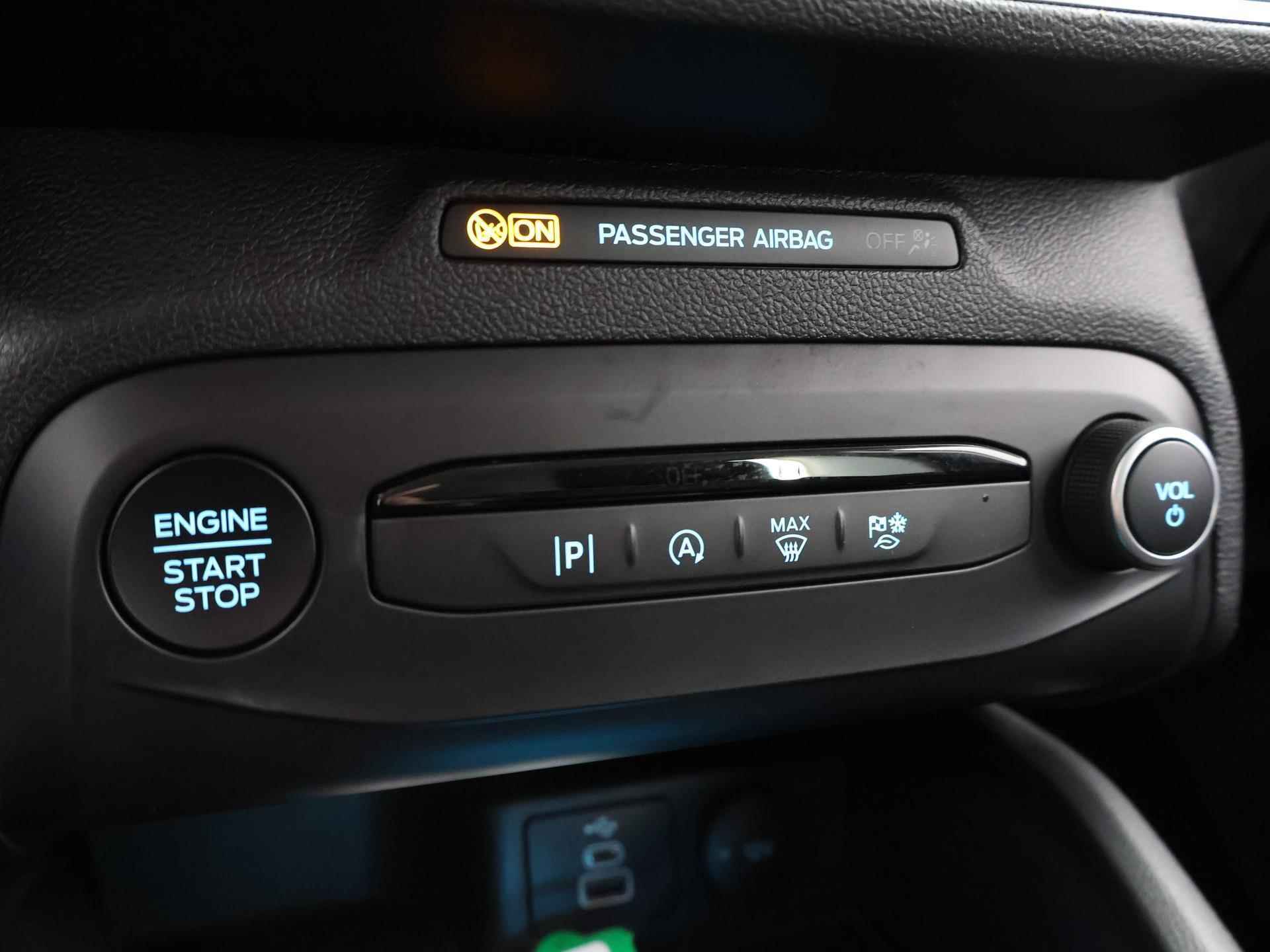 Ford Focus 1.0 EcoBoost Hybrid Titanium | Winterpack | Parkeersensoren | Navigatie | Climate Control | - 25/37