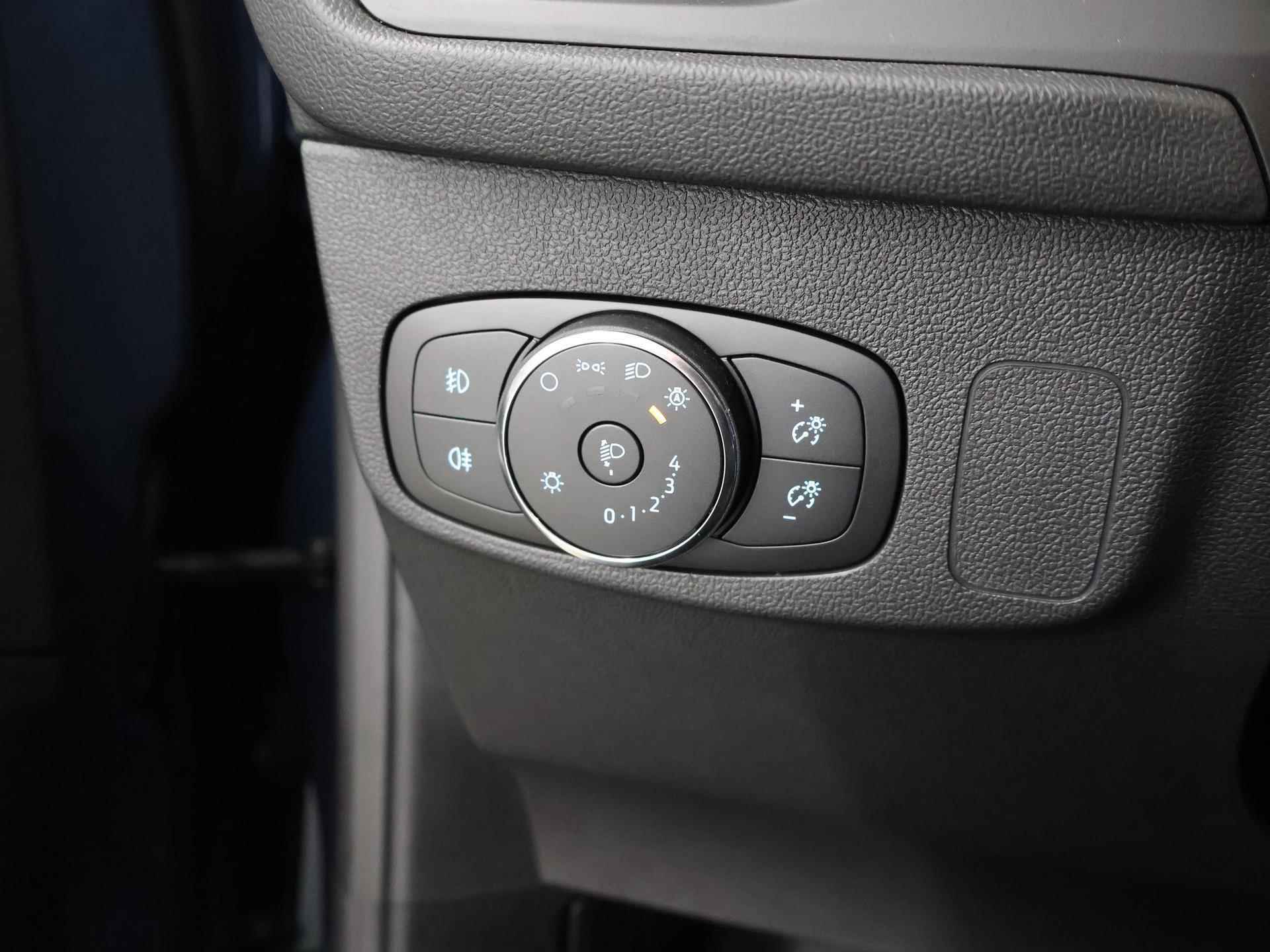 Ford Focus 1.0 EcoBoost Hybrid Titanium | Winterpack | Parkeersensoren | Navigatie | Climate Control | - 32/37