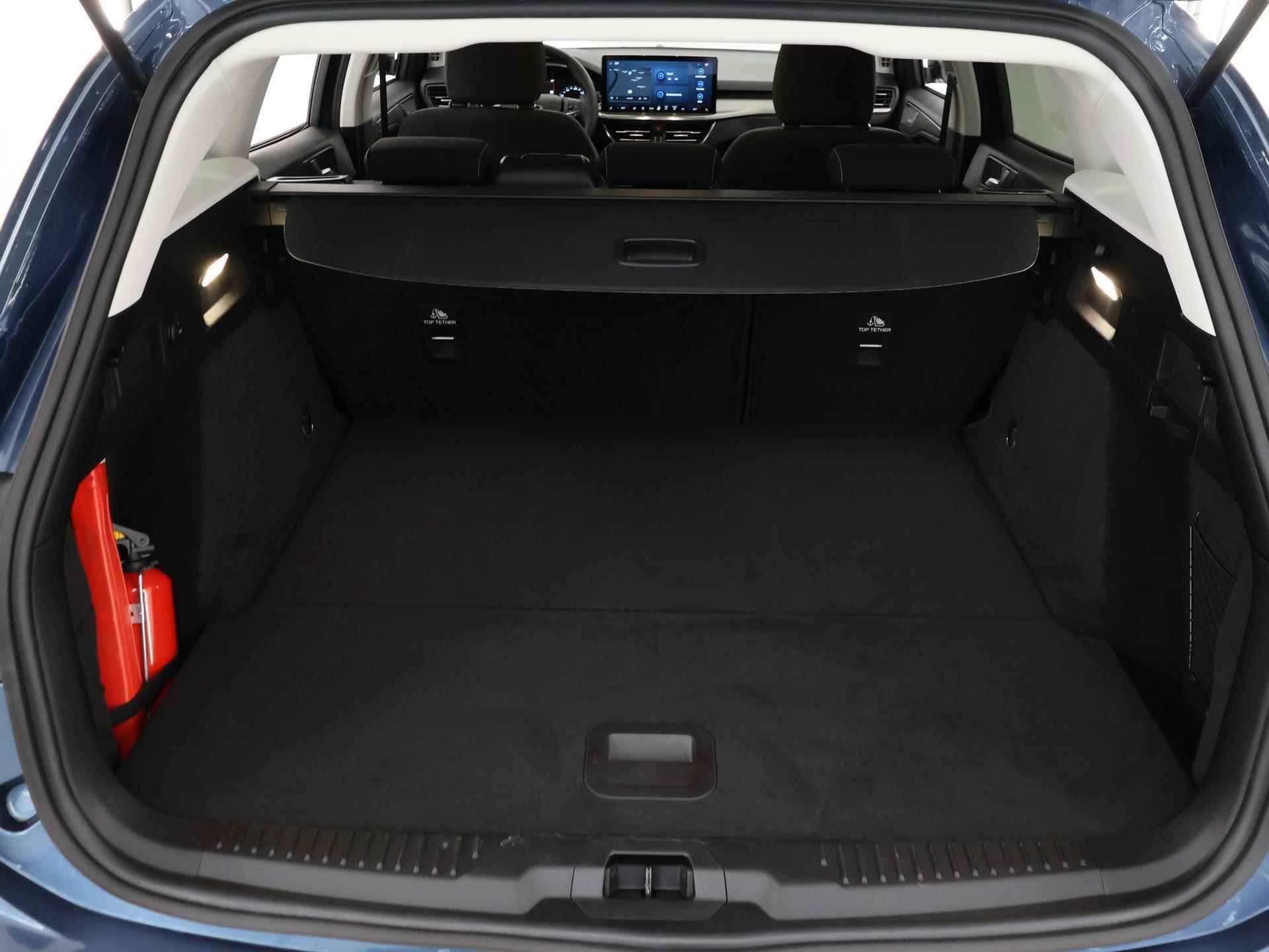 Ford Focus 1.0 EcoBoost Hybrid Titanium | Winterpack | Parkeersensoren | Navigatie | Climate Control | - 34/37