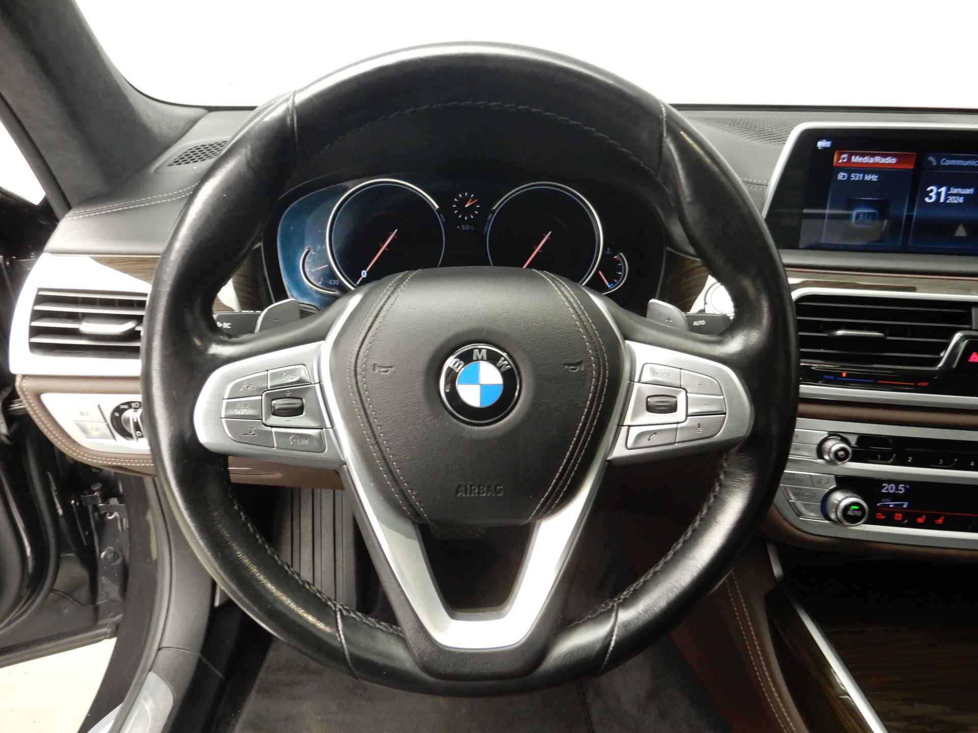 BMW 7 Serie Sedan 740i High Executive | Soft Close / Camera / Laser / Schuifdak / Stoelventielatie / Head-up / Alu wielen 20 inch - 10/40