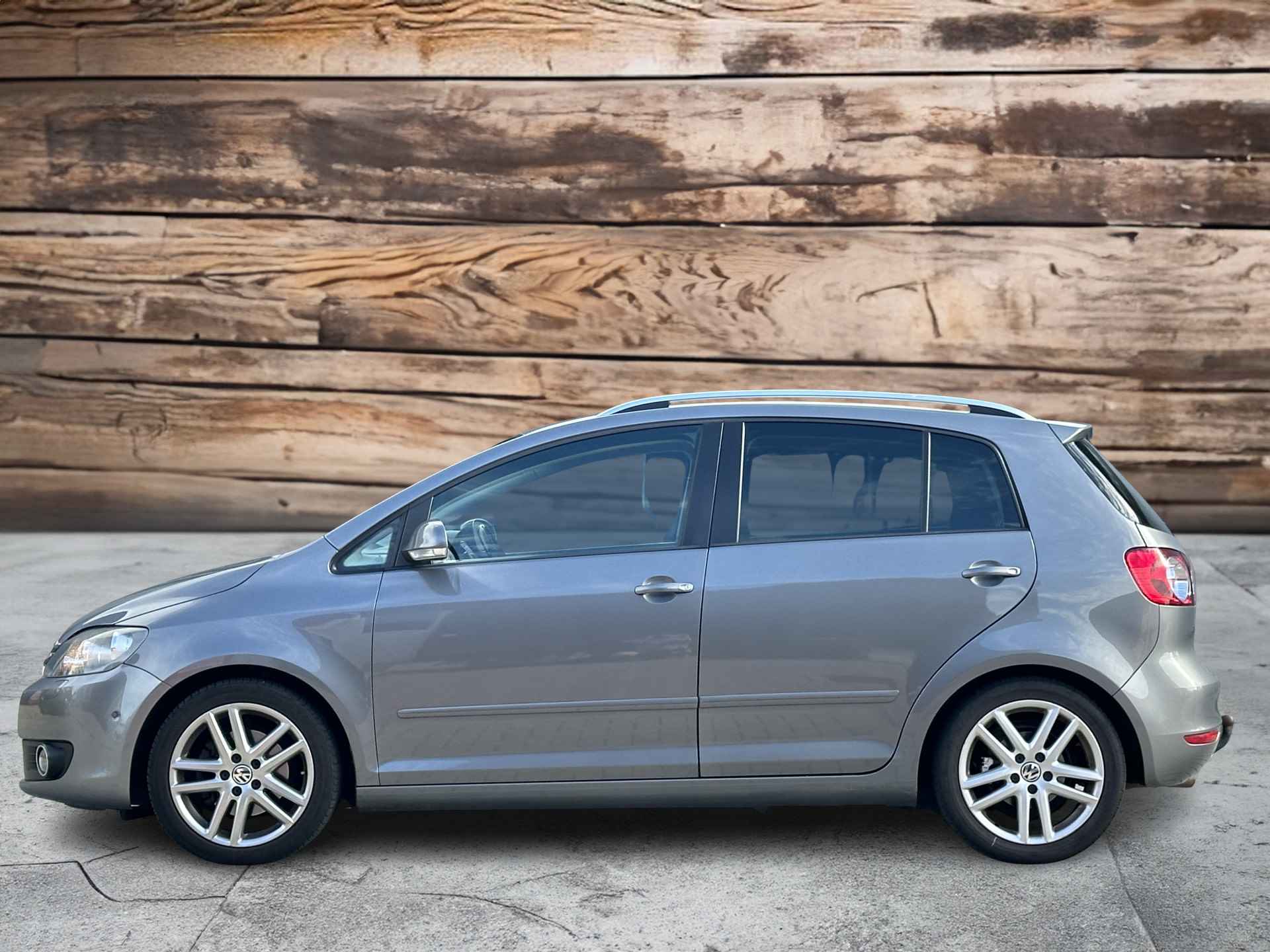 Volkswagen Golf Plus 1.4 TSI Highline | PDC voor en achter | LMV | Zeer nette auto! - 9/22