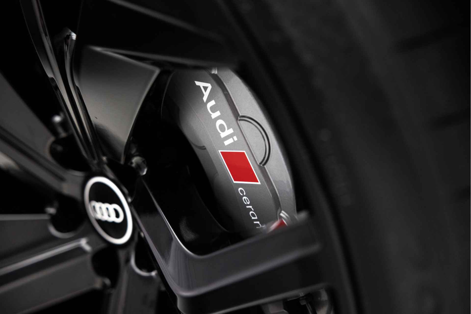 Audi SQ8 4.0 TDI quattro | Keramisch | Carbon | Pano | 4W Sturing | 23" | Stoelkoeling - 57/59