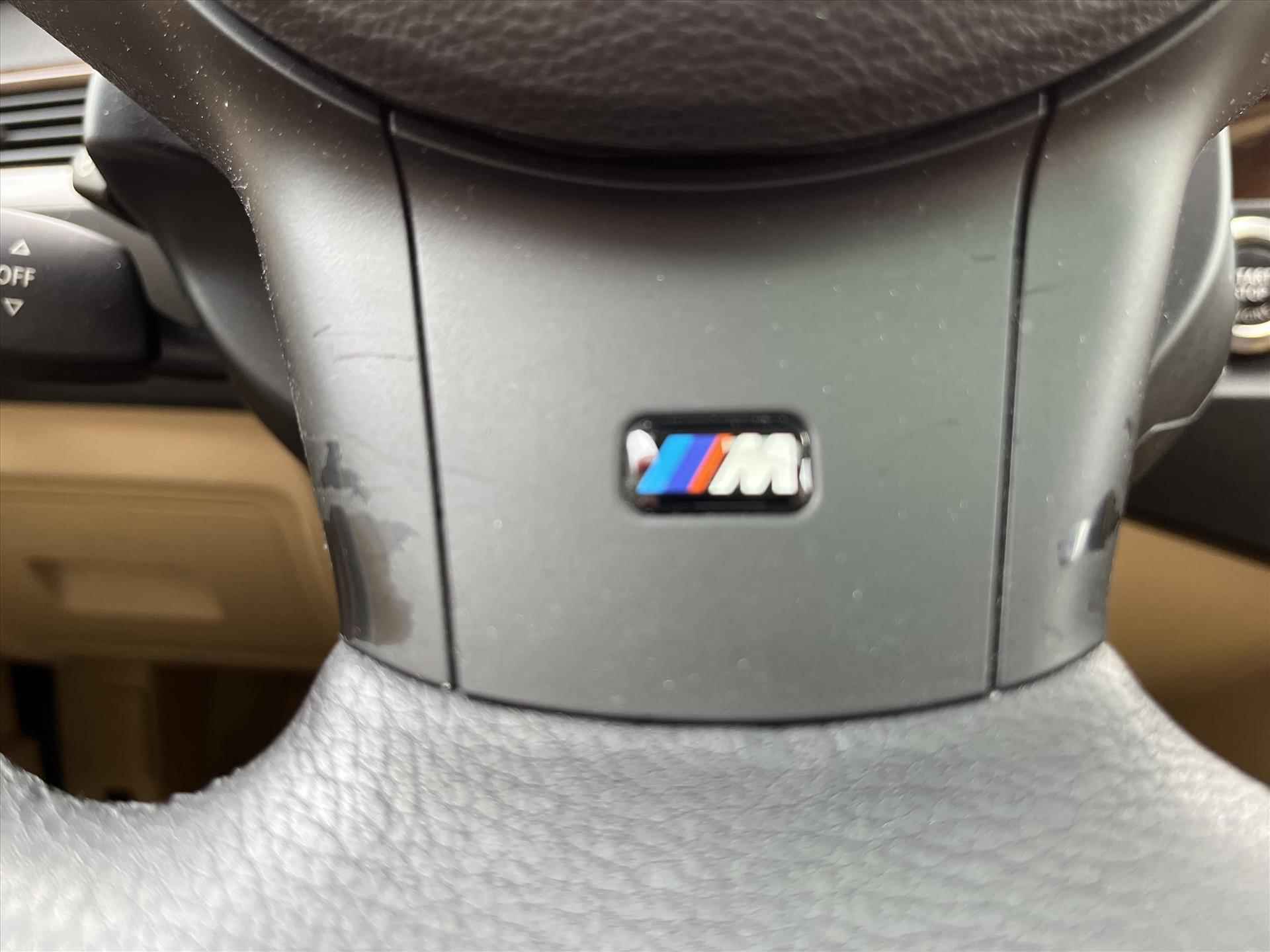 BMW 5-Serie 4.8 I 550 AUT - 18/42