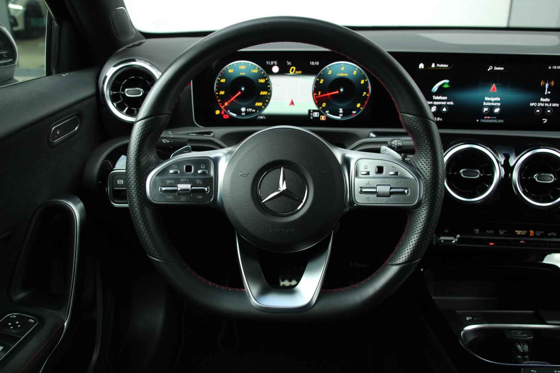 Mercedes-Benz A-klasse 180 AMG-line | Achteruitrijcamera | Trekhaak | MBUX - 13/32
