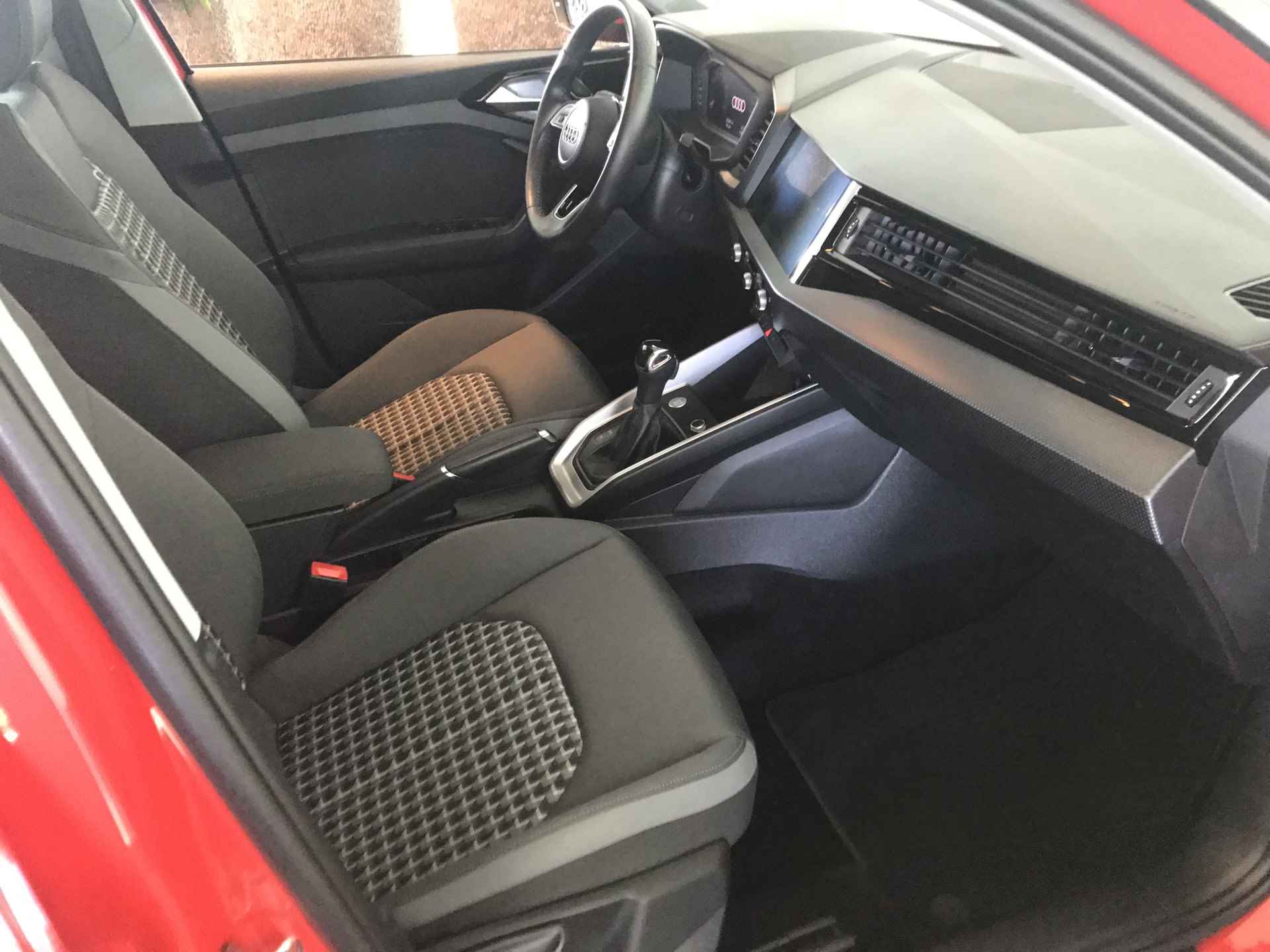 Audi A1 Citycarver 35 TFSI Epic | Automaat | Navigatie | Apple CarPlay | Cruise control | - 9/36