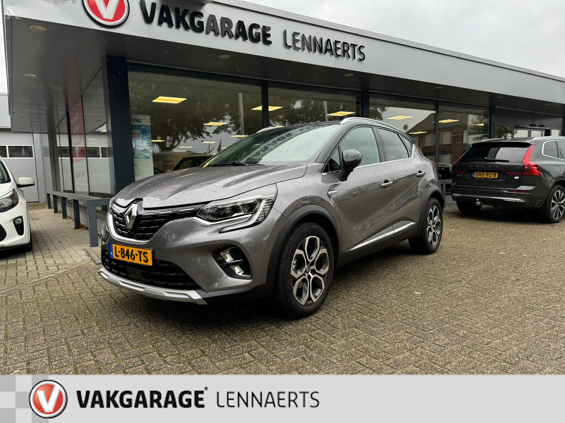 Renault Captur 1.3 TCe 140 Intens, Navi, 18", ECC, trekhaak, ect. Rijklaarprijs / 12 mnd garantie