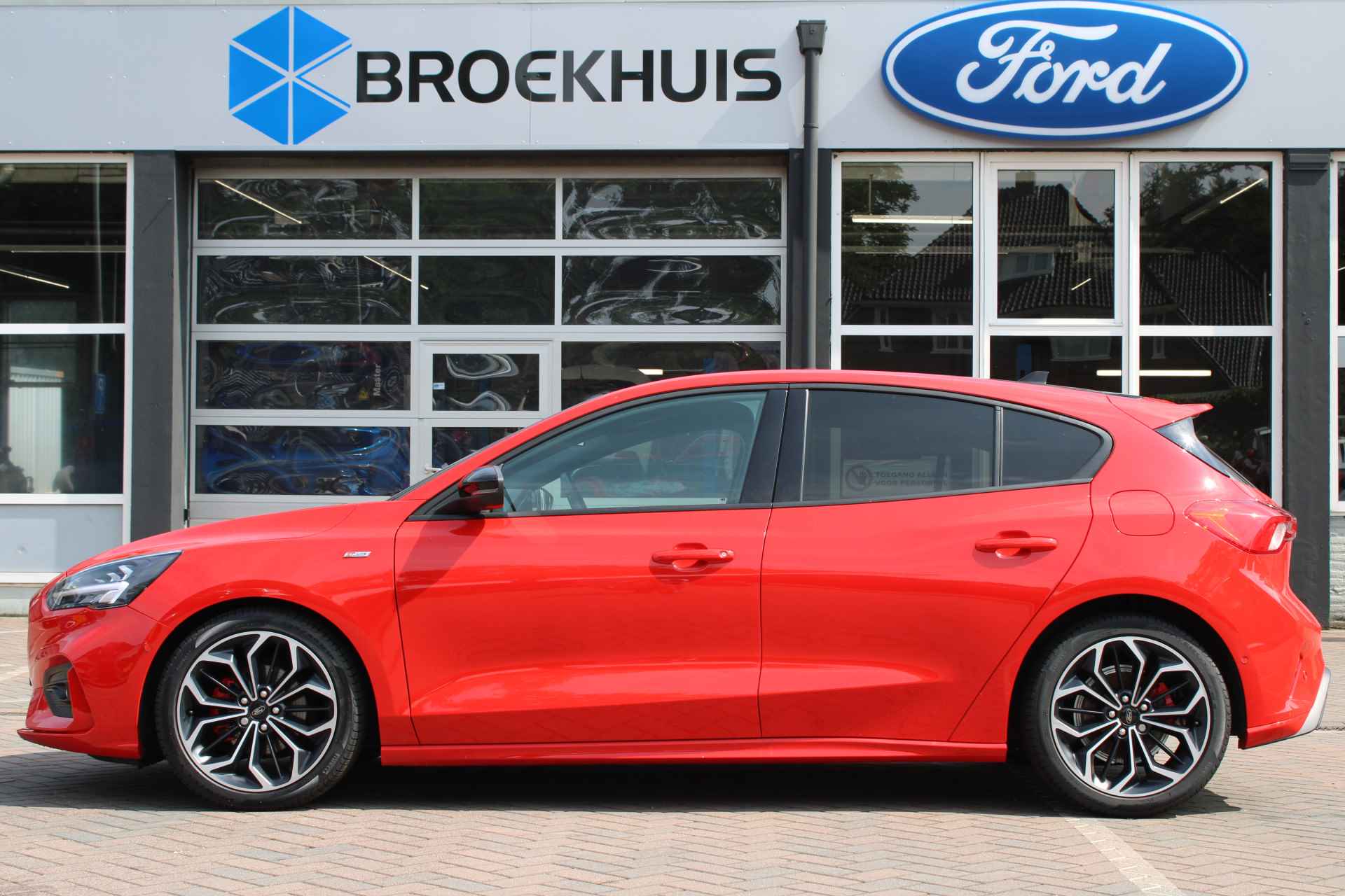 Ford Focus 1.0EB 125PK ST-LINE | WINTERPACK | FULL LED | 18'' LMV | HEAD UP | B&O AUDIO | ADAPTIVE CRUISE | CAMERA | ORIGINEEL NL! - 2/5