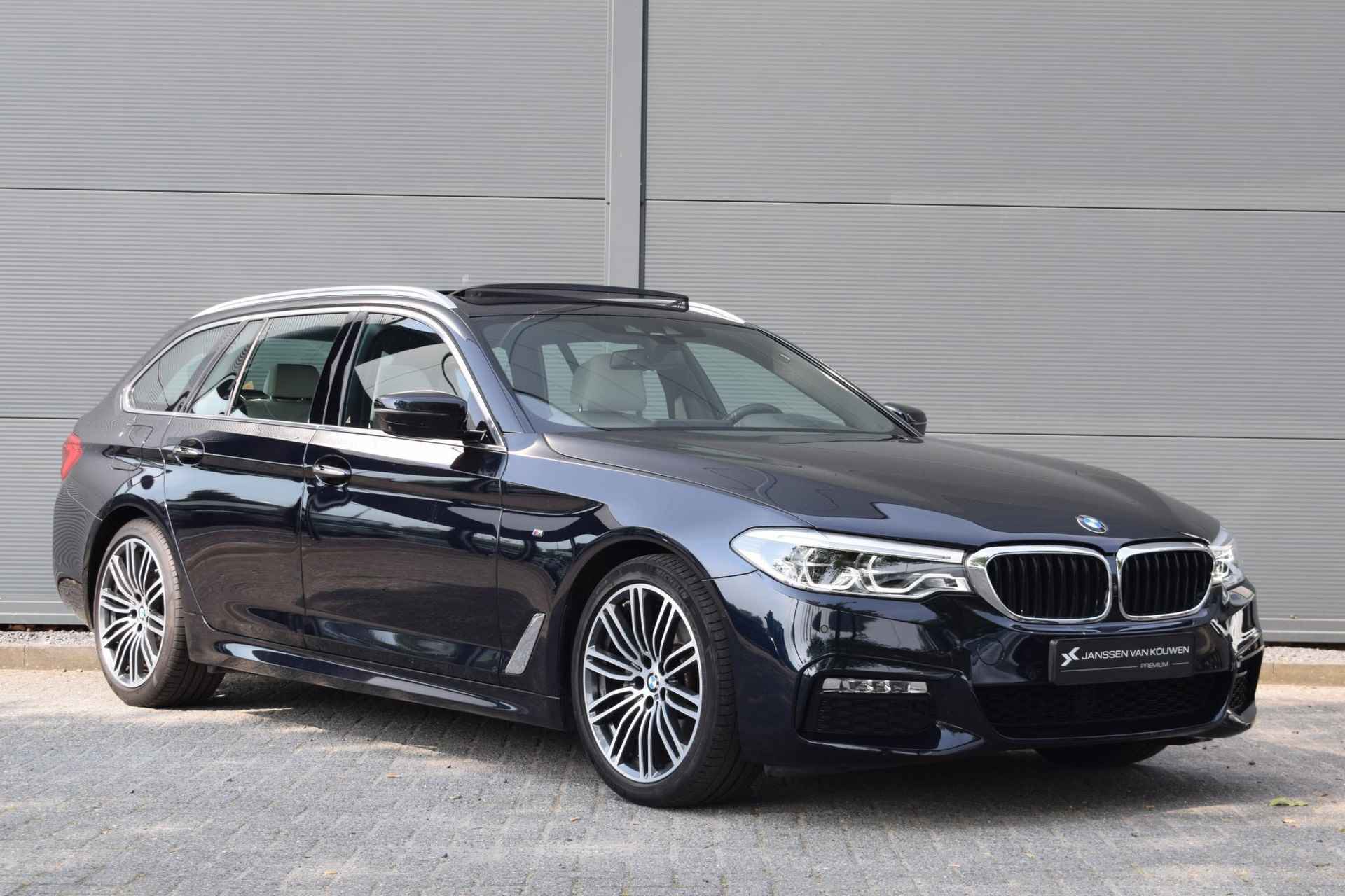 BMW 5-serie Touring 520i High Executive / Head-UP / M-sport / Panoramadak / Leder - 3/61