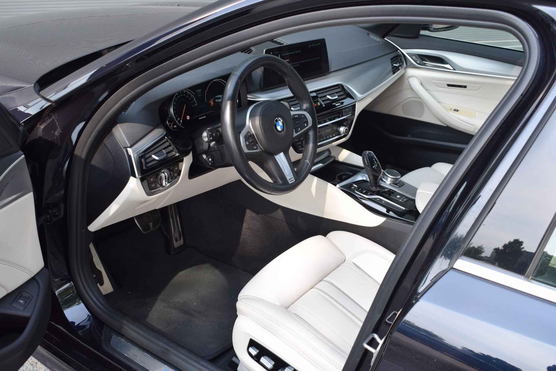 BMW 5-serie Touring 520i High Executive / Head-UP / M-sport / Panoramadak / Leder - 7/61