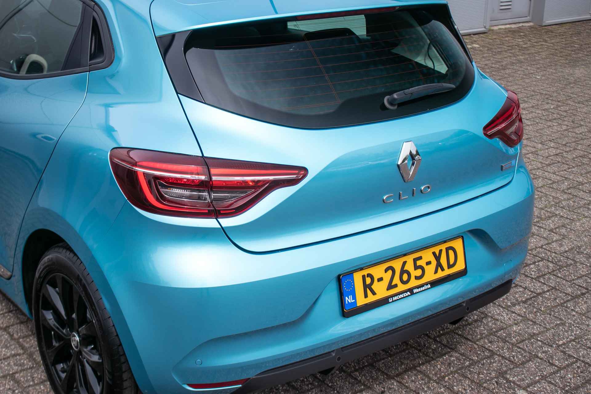 Renault Clio 1.6 E-Tech Hybrid 140 Intens Automaat All-in rijklaarprijs | Navi | Sensoren achter | Airco - 24/40