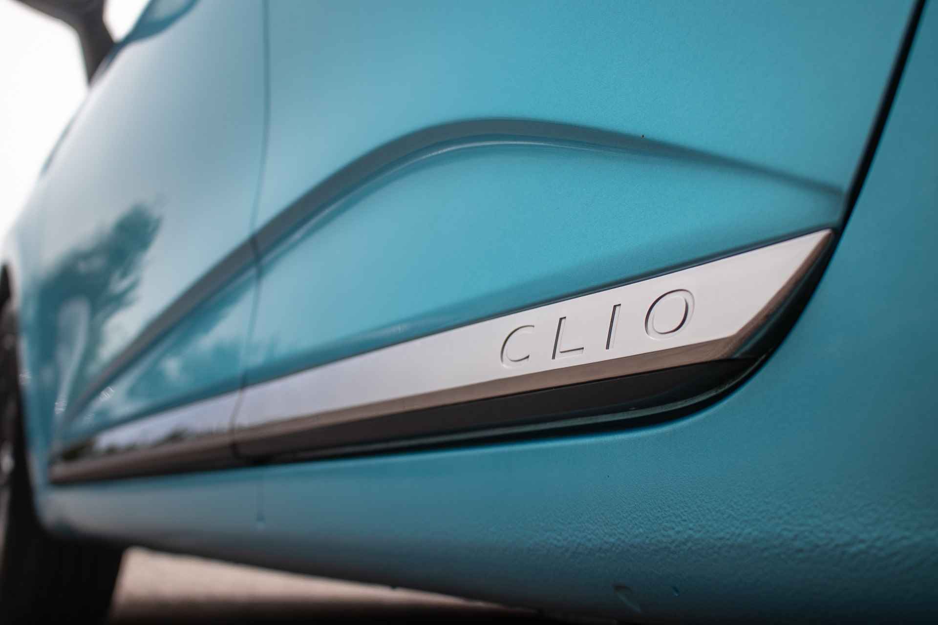 Renault Clio 1.6 E-Tech Hybrid 140 Intens Automaat All-in rijklaarprijs | Navi | Sensoren achter | Airco - 29/40