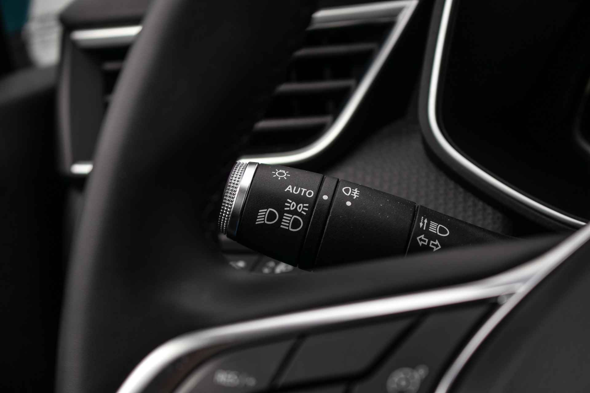 Renault Clio 1.6 E-Tech Hybrid 140 Intens Automaat All-in rijklaarprijs | Navi | Sensoren achter | Airco - 34/40