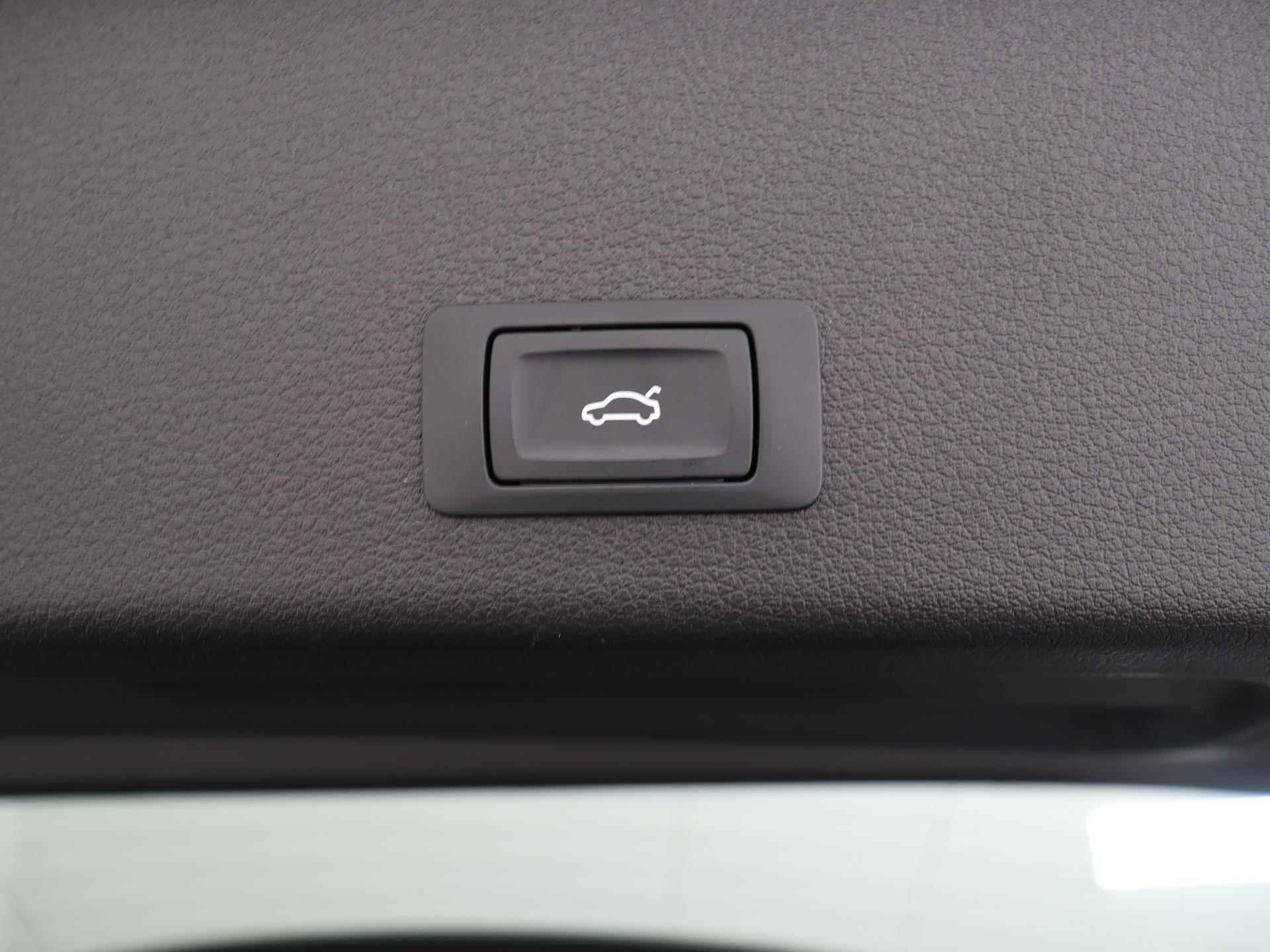 Audi e-tron 50 quattro S edition 71 kWh 313 PK | Adaptive Cruise | Panoramadak | Stoelverwarming | Getint Glas | LED | 21" | - 19/51