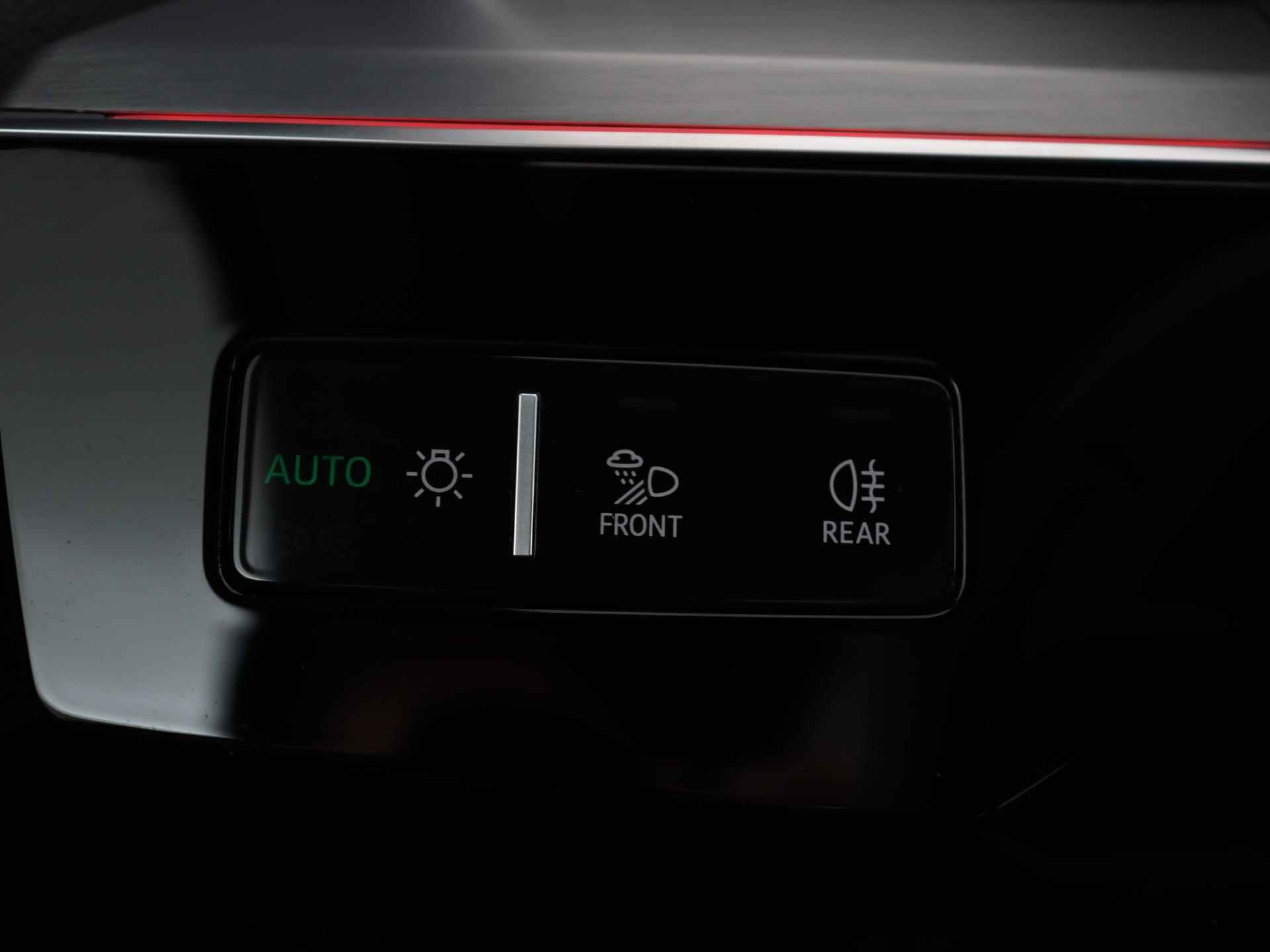 Audi e-tron 50 quattro S edition 71 kWh 313 PK | Adaptive Cruise | Panoramadak | Stoelverwarming | Getint Glas | LED | 21" | - 31/51