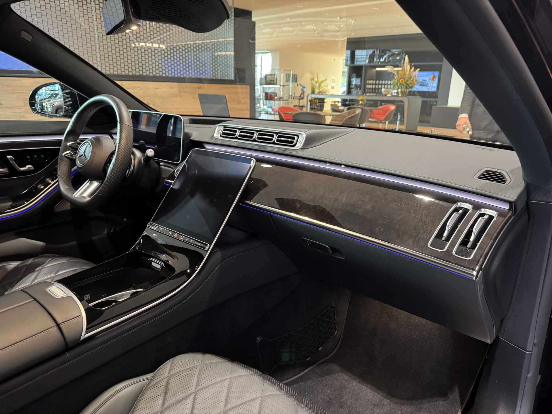 Mercedes-Benz S-Klasse S 450 4-Matic Lang AMG Line | Distronic | Spoorassistent | Achterasbesturing | Stoelventilatie en verwarming | Panoramadak | Head-up display | Luchtvering | Burmester 3D surround - 7/19