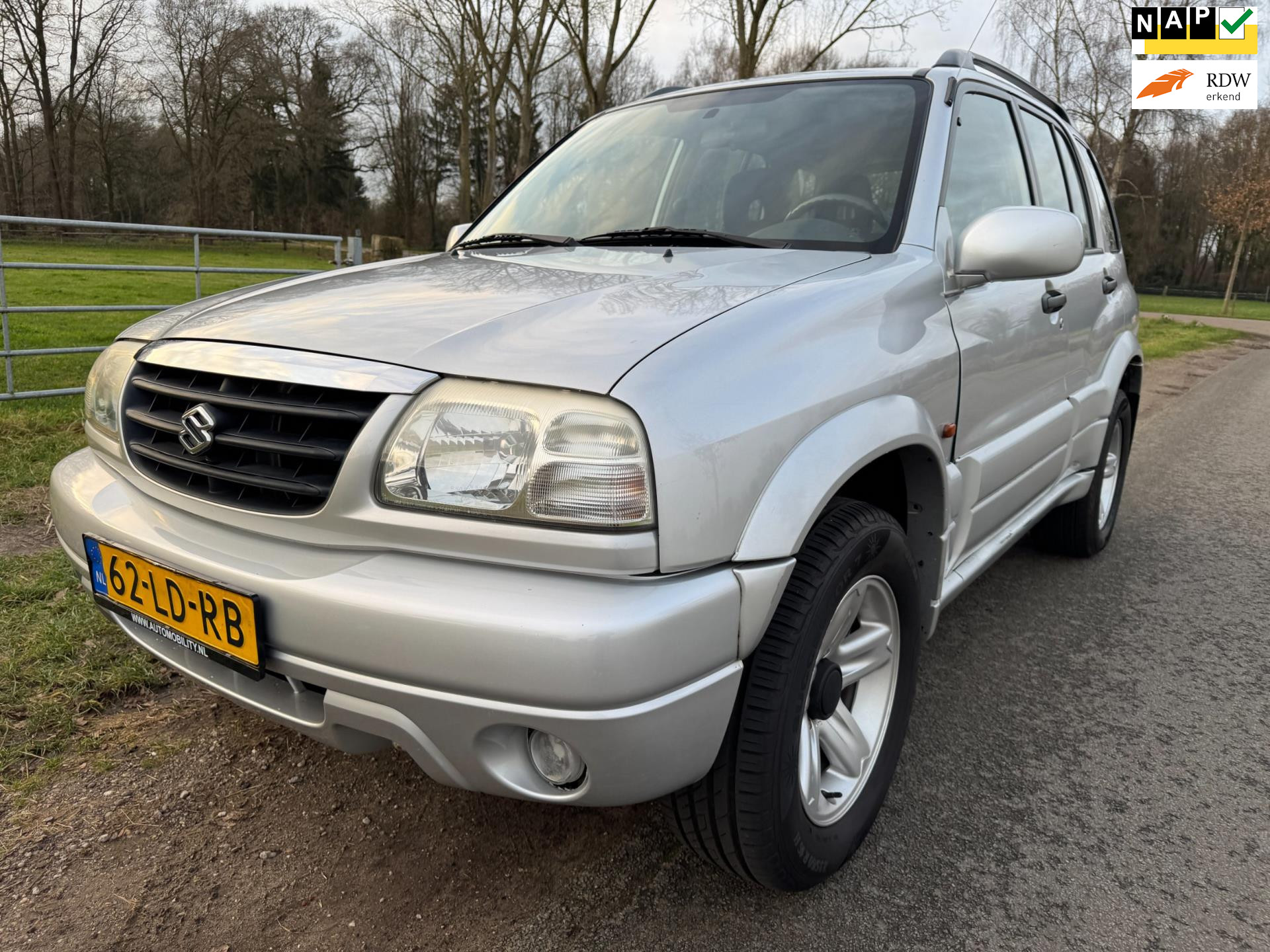 Suzuki Grand Vitara 2.5 V6 met airco en trekhaak