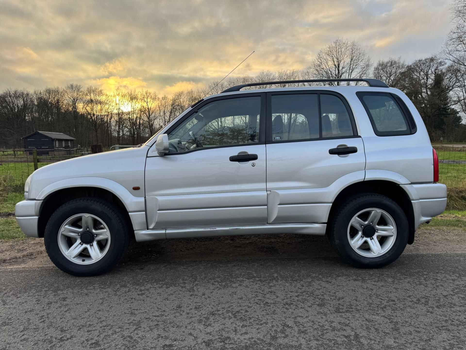 Suzuki Grand Vitara 2.5 V6 met airco en trekhaak - 3/24