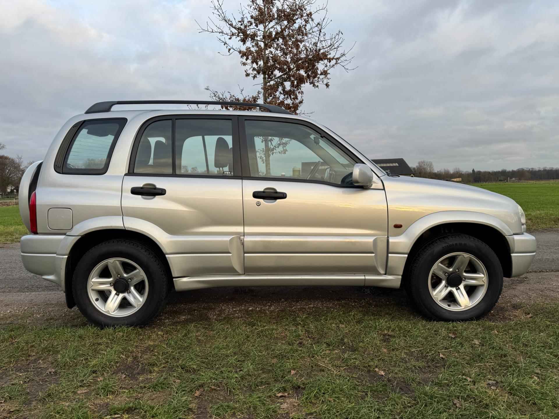 Suzuki Grand Vitara 2.5 V6 met airco en trekhaak - 4/24