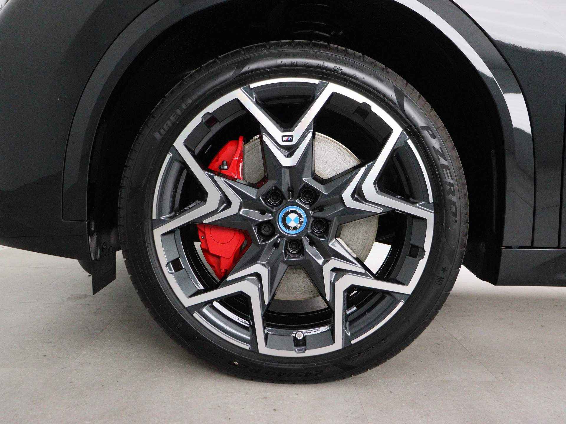 BMW iX2 xDrive30 M Sportpakket Pro - 19/26