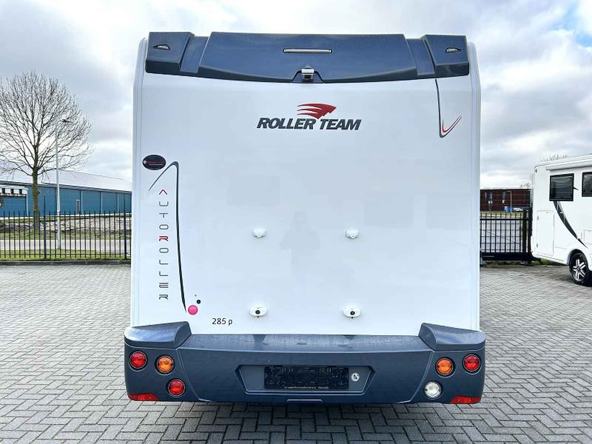 Roller Team Auto Roller 285 P Enkele-bedden/2014/6.80m - 25/25