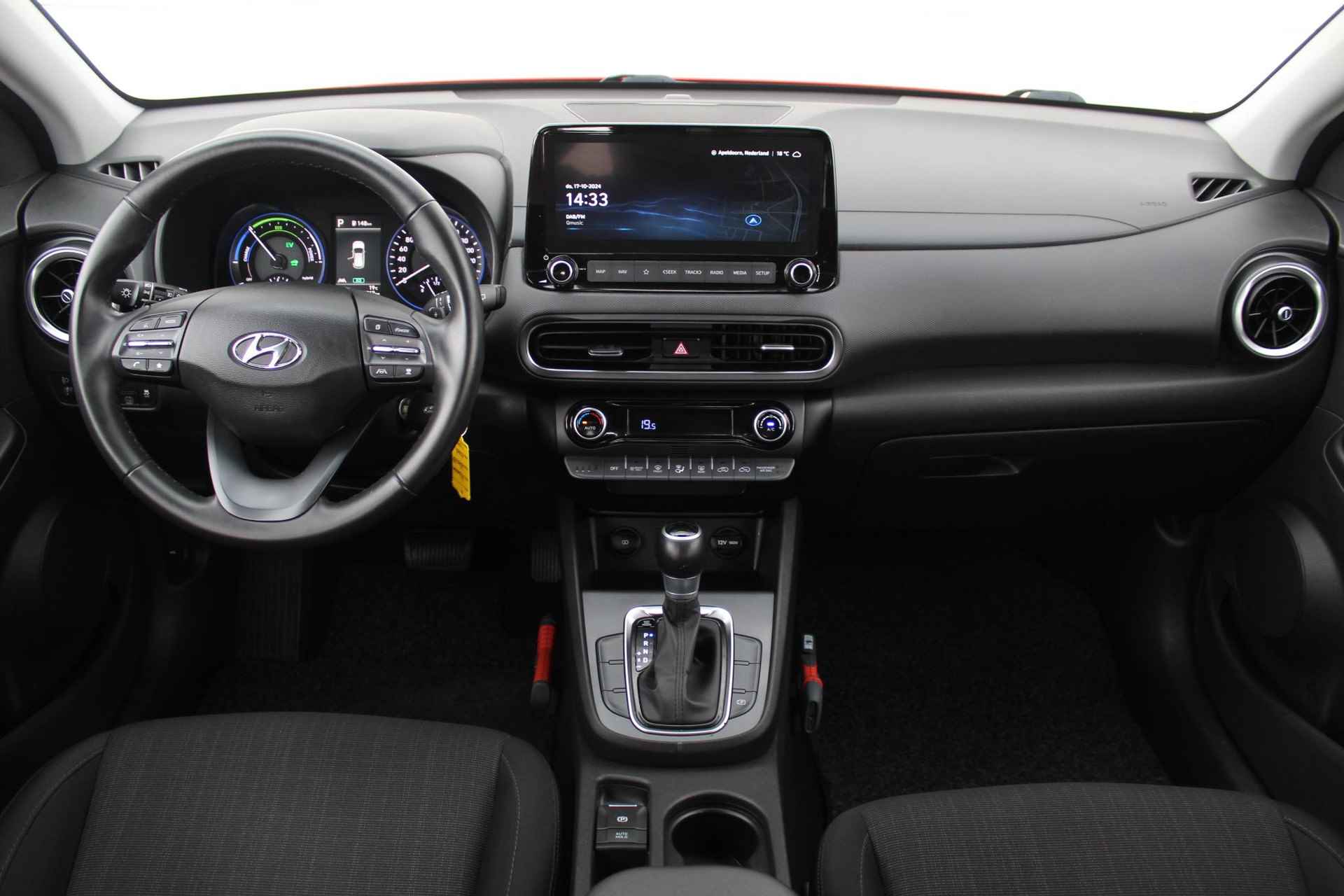 Hyundai Kona 1.6 GDI HEV Comfort Smart / Navigatie + Apple Carplay/Android Auto / Achteruitrijcamera / Climate control / Adaptieve Cruise Control / Krell Audiosysteem / - 2/42