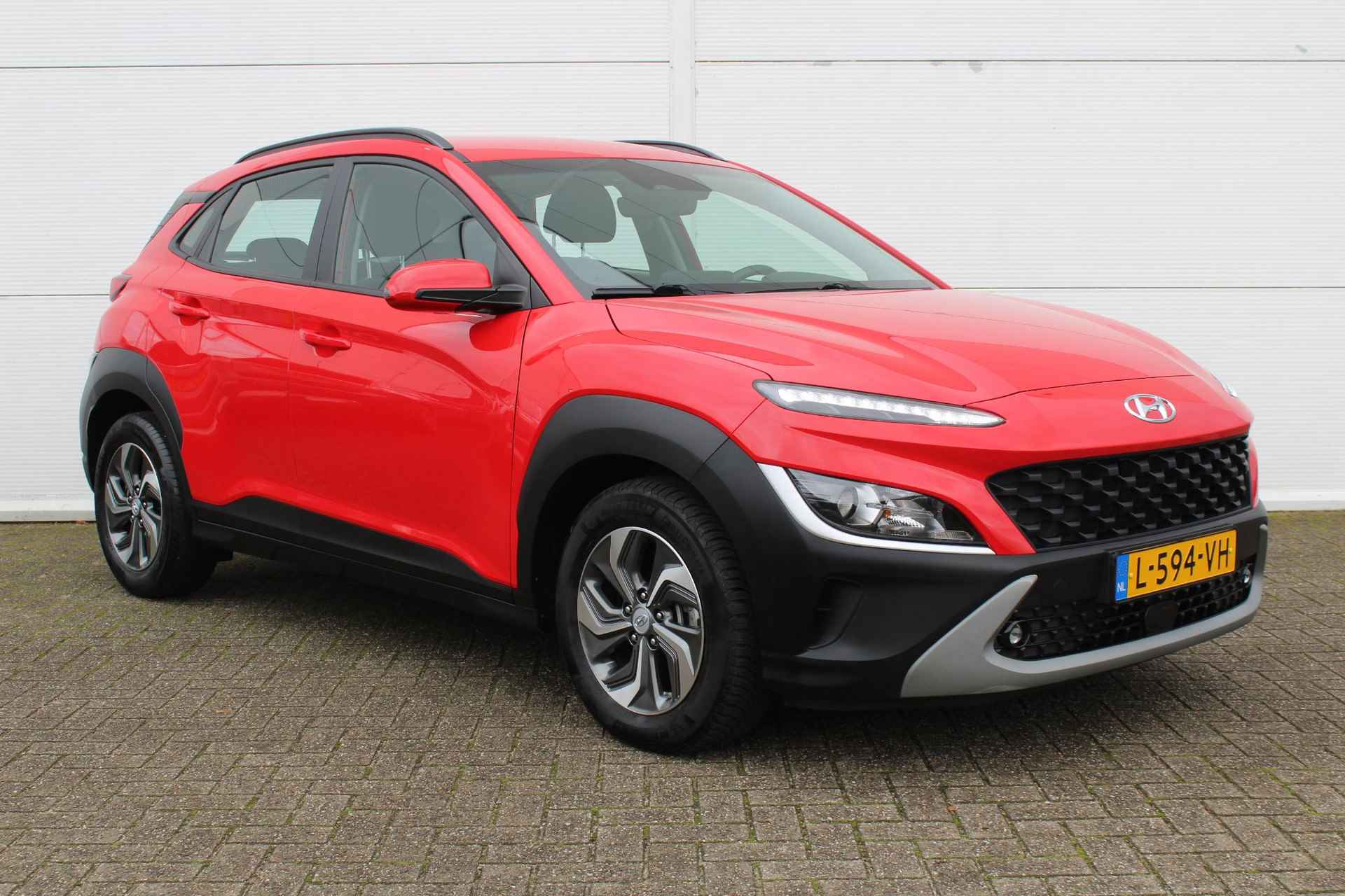 Hyundai Kona 1.6 GDI HEV Comfort Smart / Navigatie + Apple Carplay/Android Auto / Achteruitrijcamera / Climate control / Adaptieve Cruise Control / Krell Audiosysteem / - 17/42