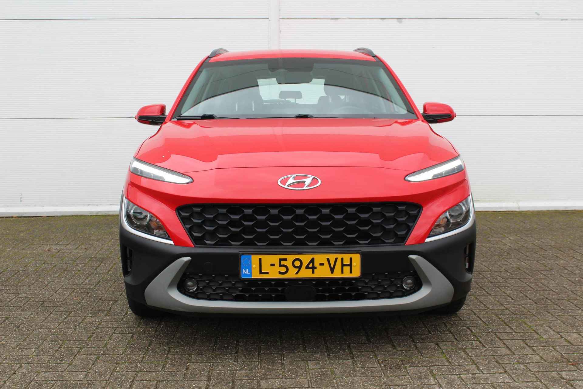 Hyundai Kona 1.6 GDI HEV Comfort Smart / Navigatie + Apple Carplay/Android Auto / Achteruitrijcamera / Climate control / Adaptieve Cruise Control / Krell Audiosysteem / - 39/42